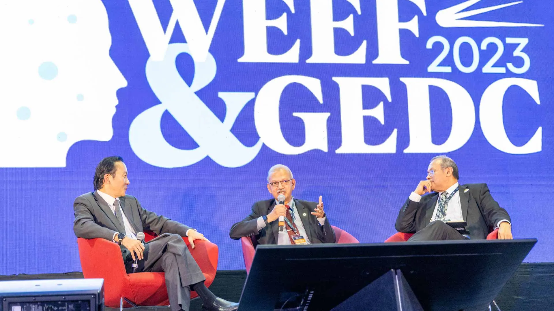 Discuten futuro de educación en ingeniería en foro mundial en el Tec