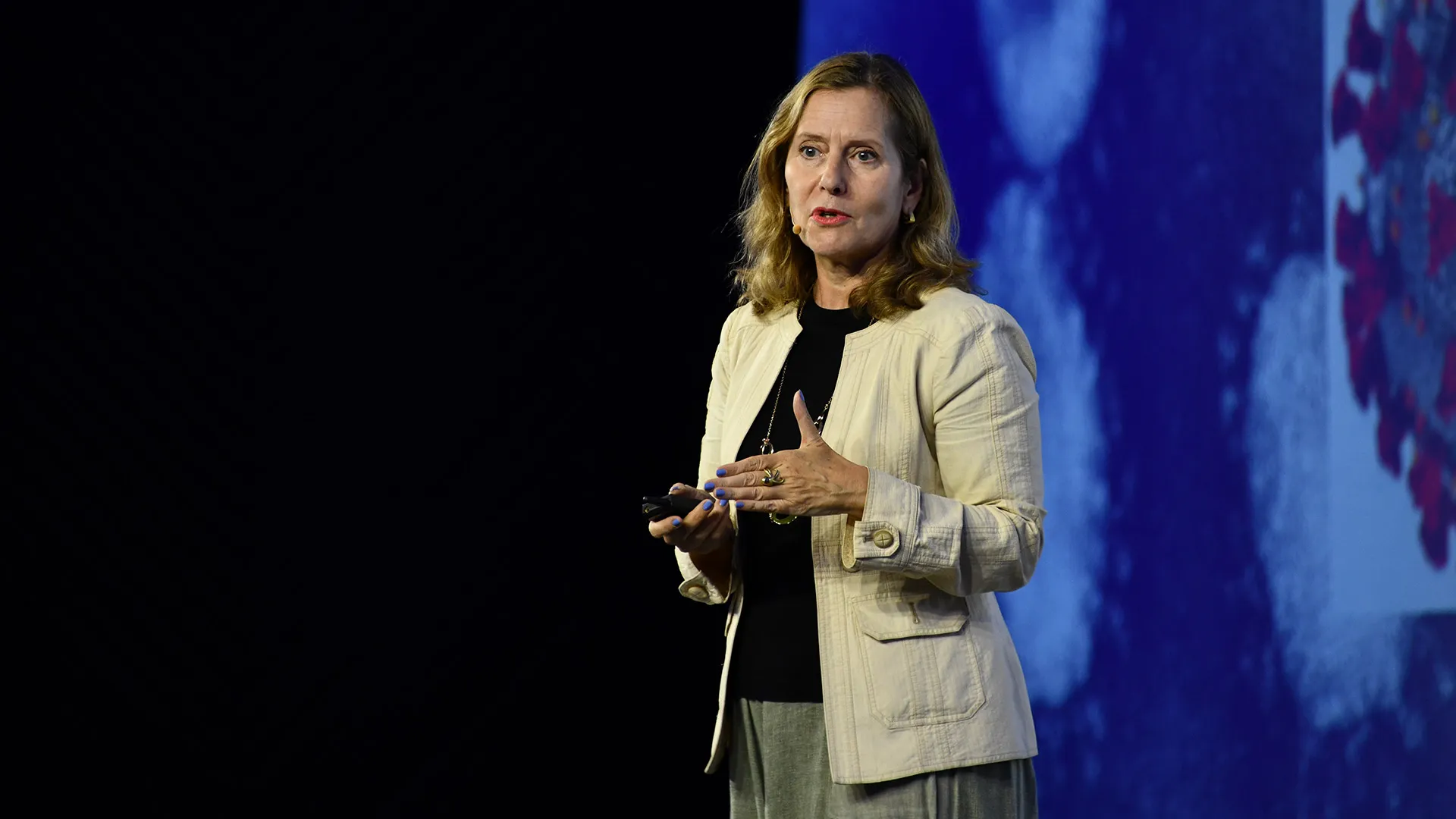 La curadora Paola Antonelli en Inspirar para Tansformar en campus Monterrey