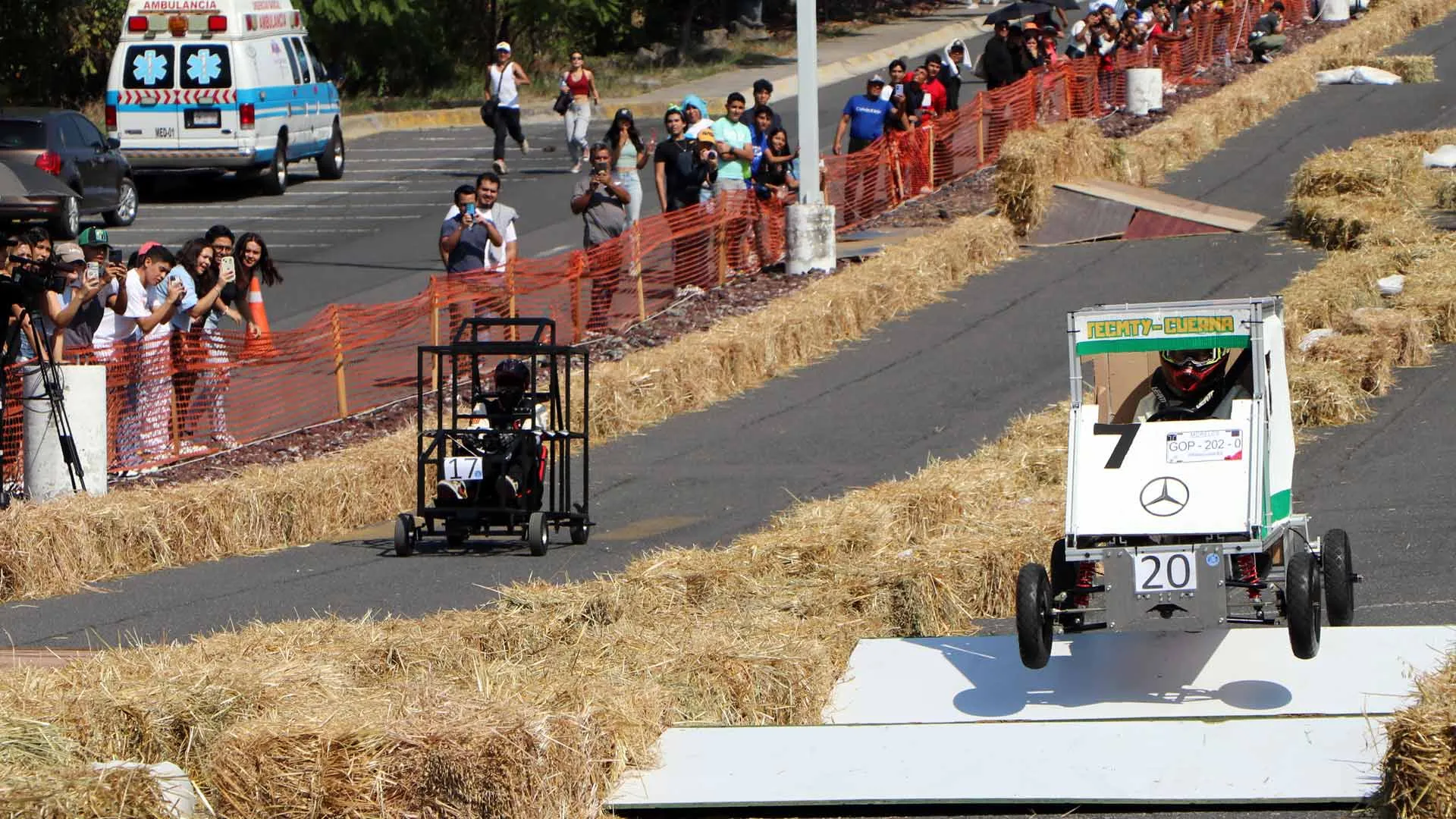 La Escuela de Ingeniería y Ciencias del Tecnológico de Monterrey en Cuernavaca llevó a cabo por quinta edición la competencia inspirada en las tradicionales carreras de soapbox, Downhill Challenge Racer.