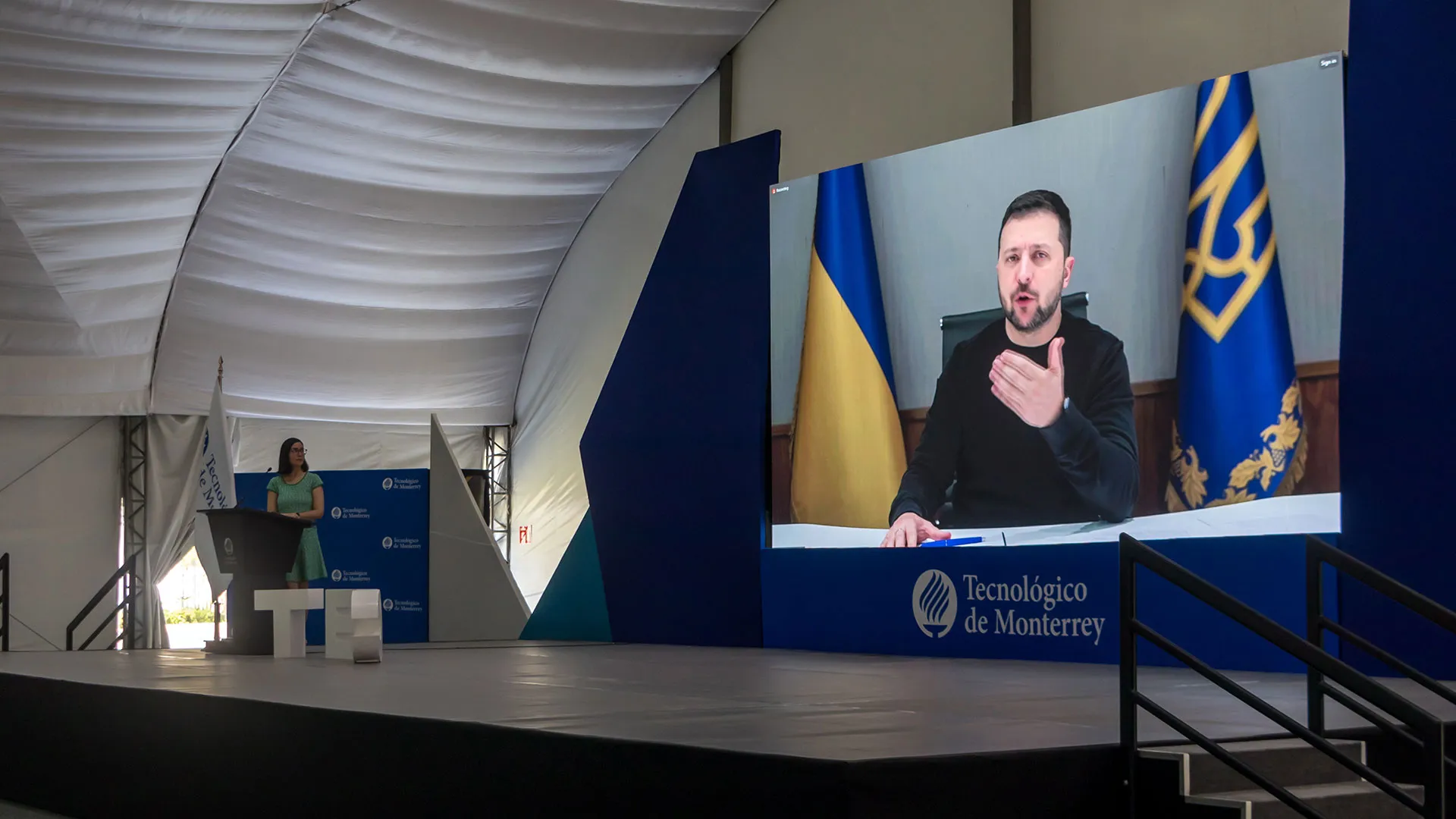 Zelenskyy durante la charla con universitarios mexicanos 