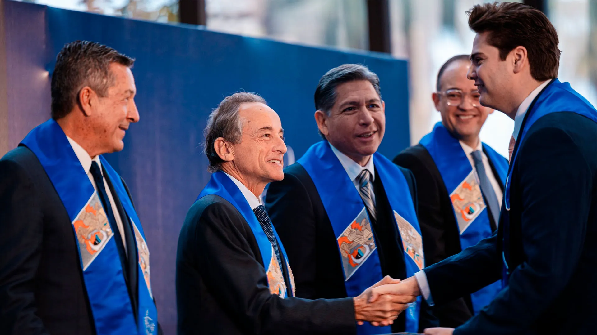 EXATEC da ideas a egresados de campus Laguna en ceremonia de graduación