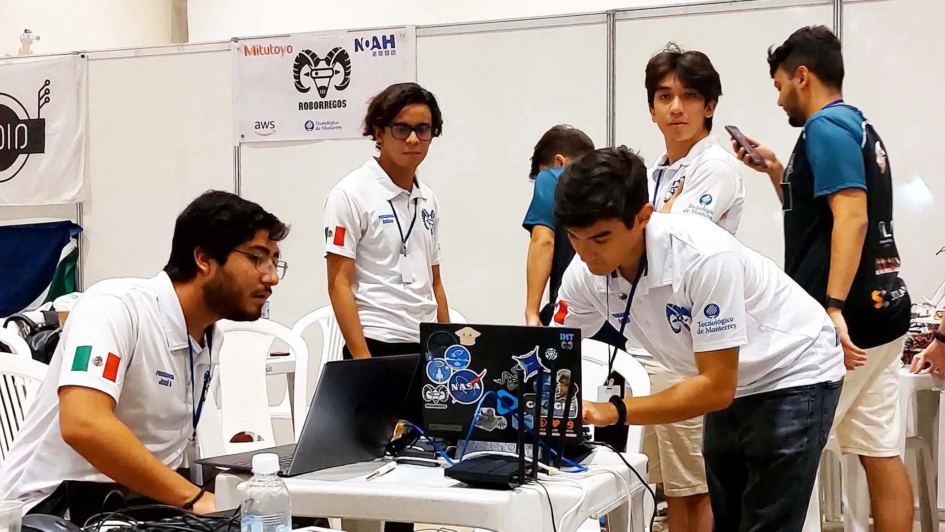 Equipo de robótica del Tec de Monterrey gana competencia en Brasil