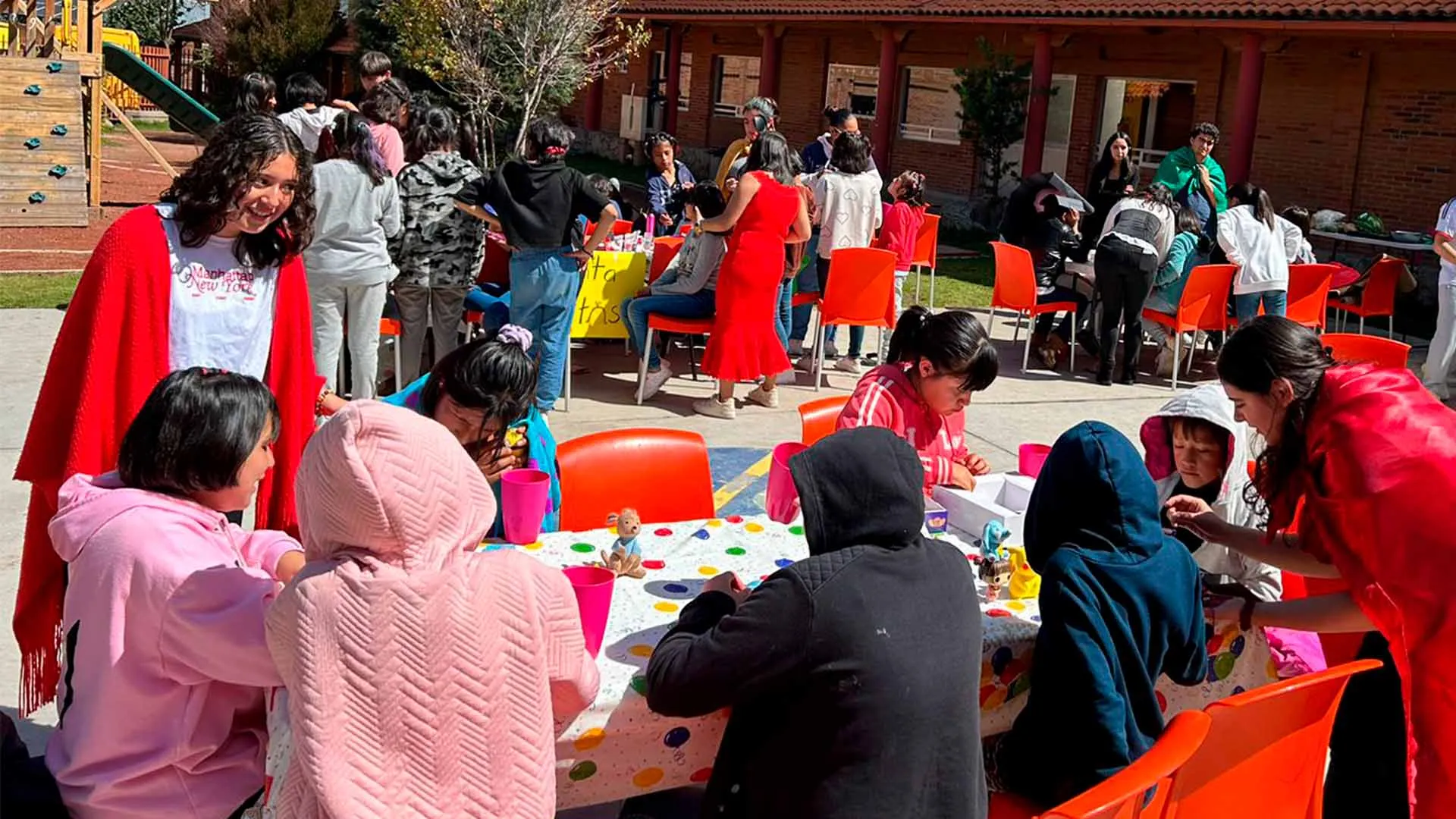 Con libros alumno Tec busca impactar la vida de niñas vulnerables