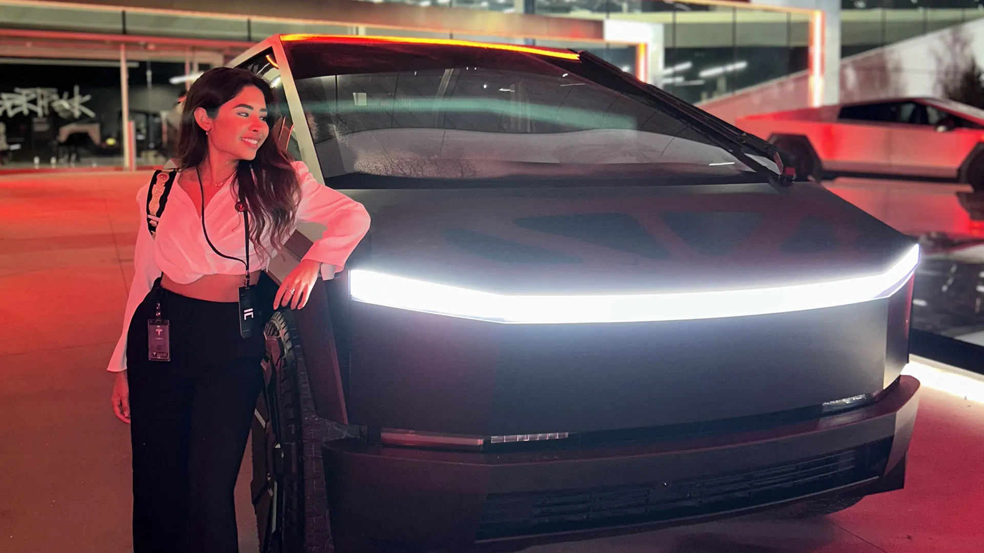 Cumple su sueño profesional ¡en Tesla!