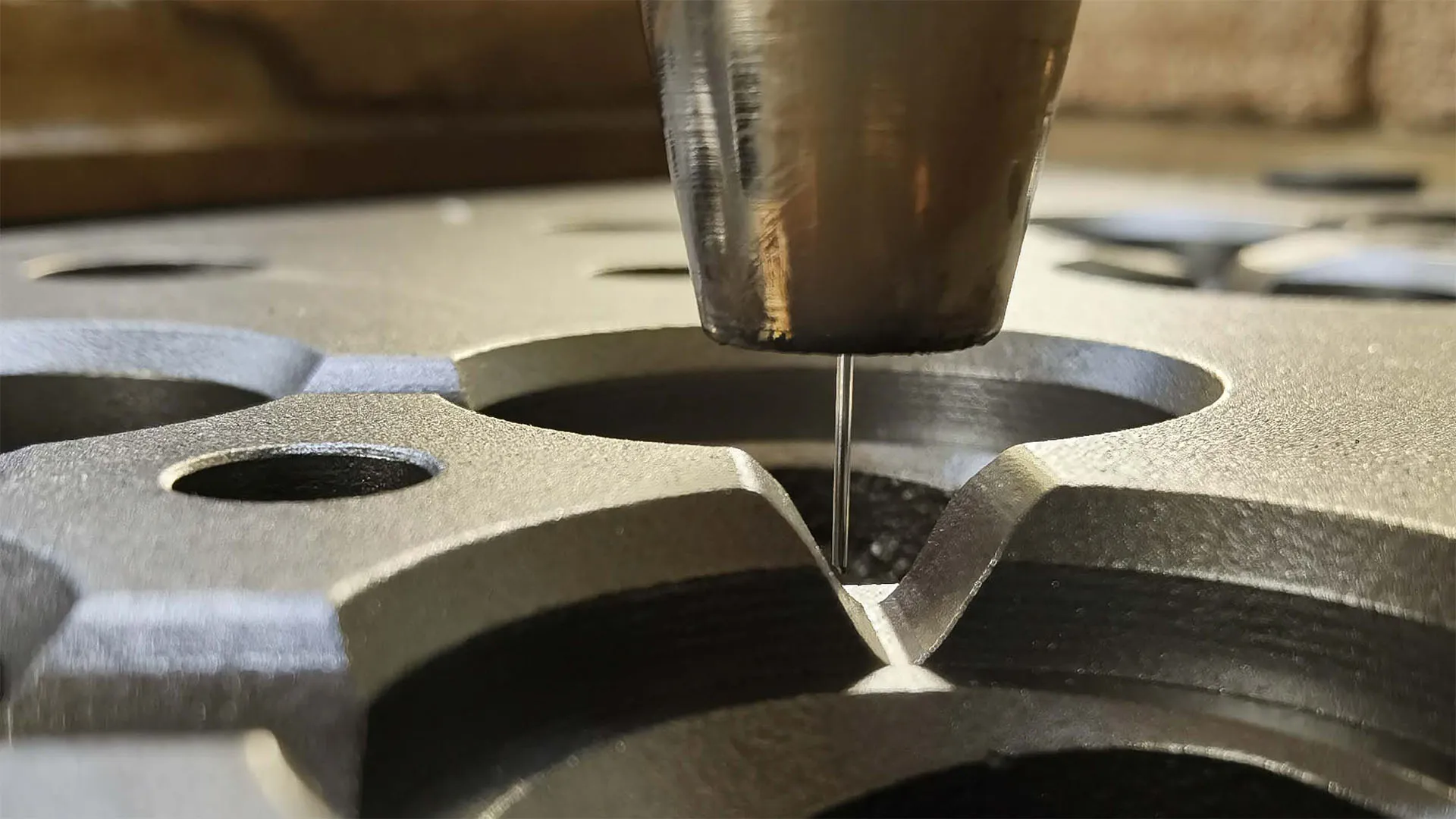 ¡Robot soldador! Estudiantes de ingeniería proponer solución a problemática de empresa