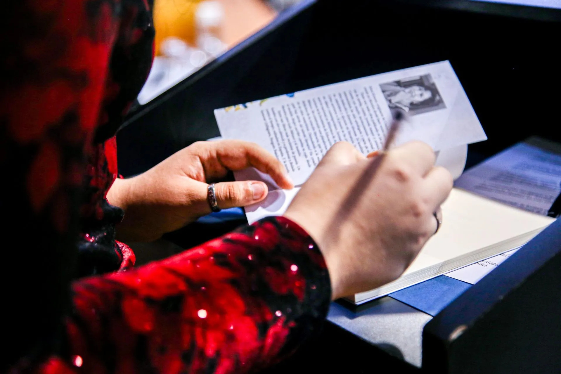 poemario "Los nombres de la tarde".