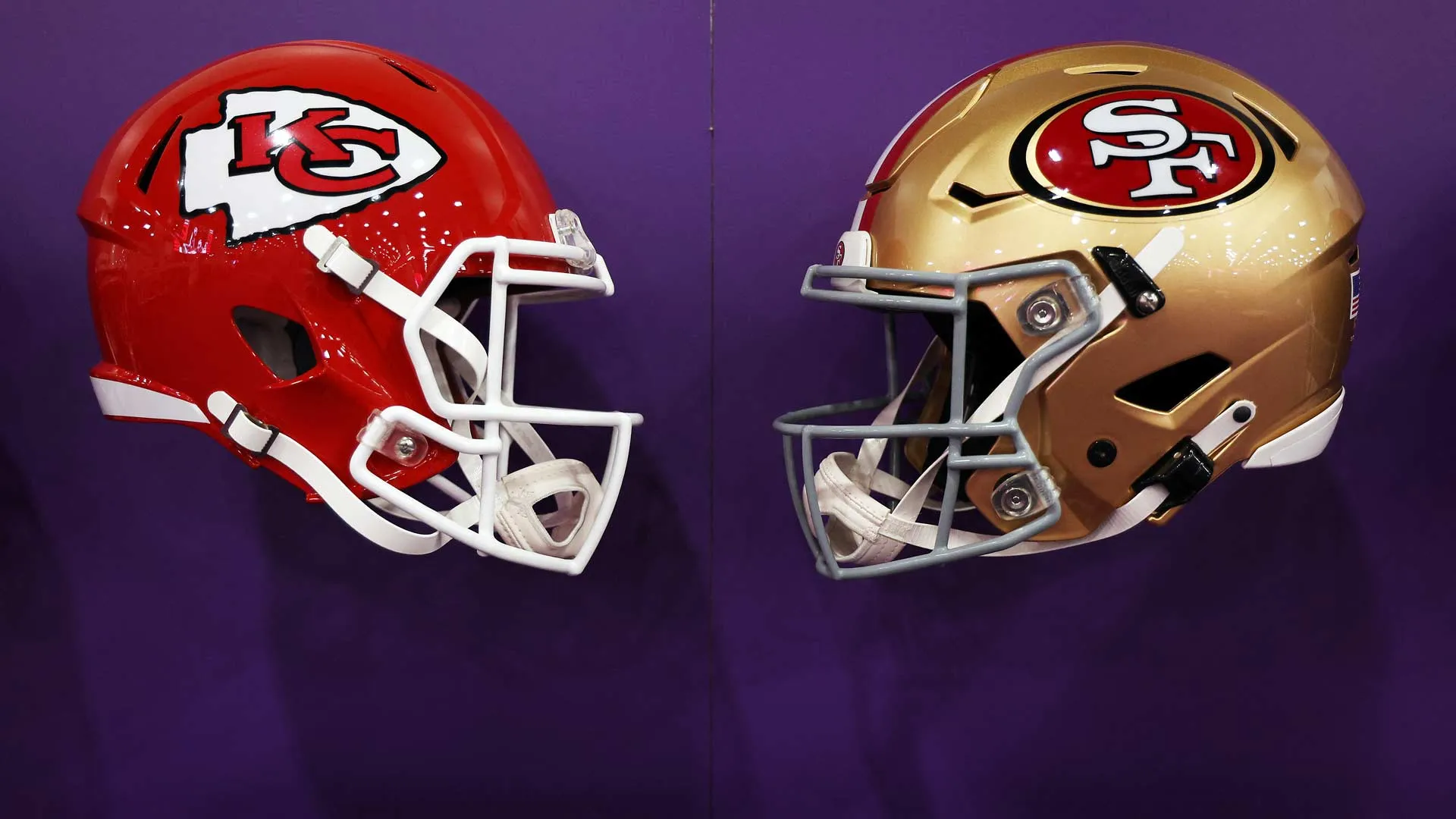 La posición de quarterback se alza como el liderazgo y la destreza táctica dentro del campo de juego, añadió.