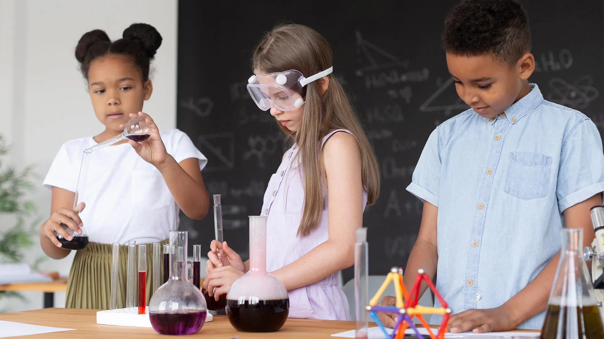 La enseñanza STEM está enfocada en el desarrollo de las ciencias