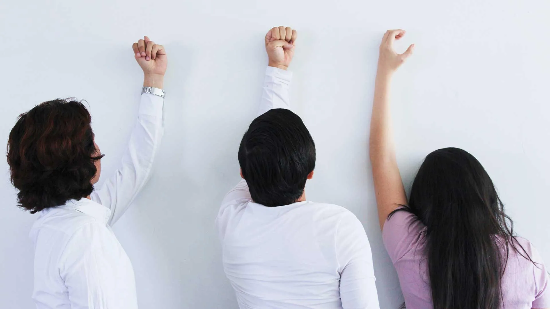 Estudiantes de ingeniería del Tecnológico de Monterrey campus Cuernavaca publicaron un artículo científico en la revista "Research in Computing Science" del Instituto Politécnico Nacional, basado en la investigación para el desarrollo de un sistema de reconocimiento para la lengua de señas (ASL). 