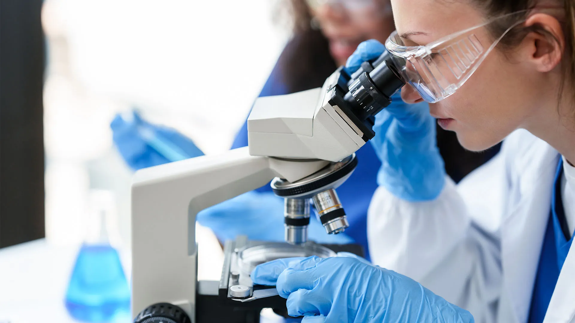 ¡De mujeres para mujeres! Egresadas Tec crean proyecto de salud sexual