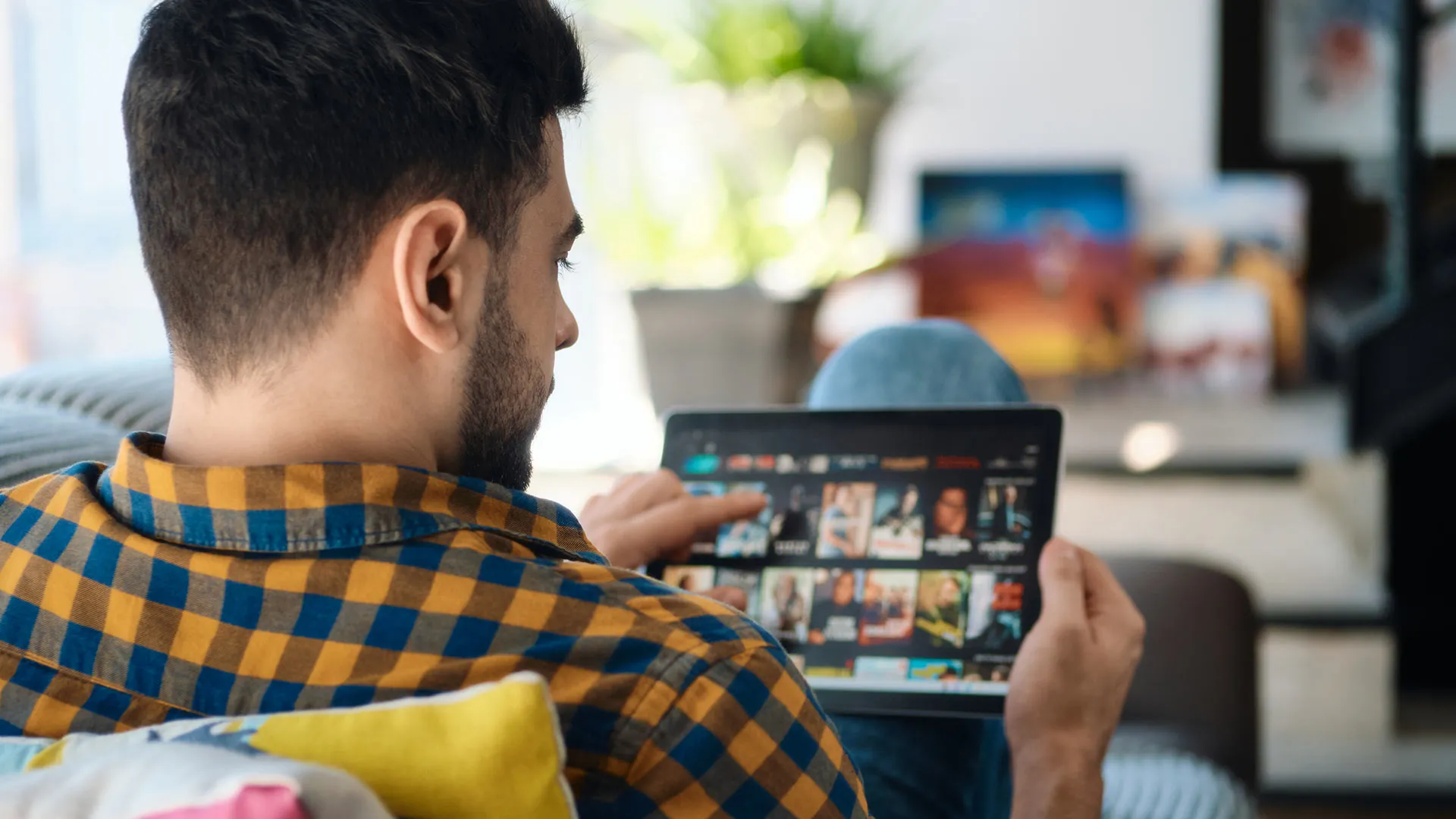 Plataformas de streaming y su impacto en la forma en la que consumimos cine hoy en día, según profesor Manuel Ayala.