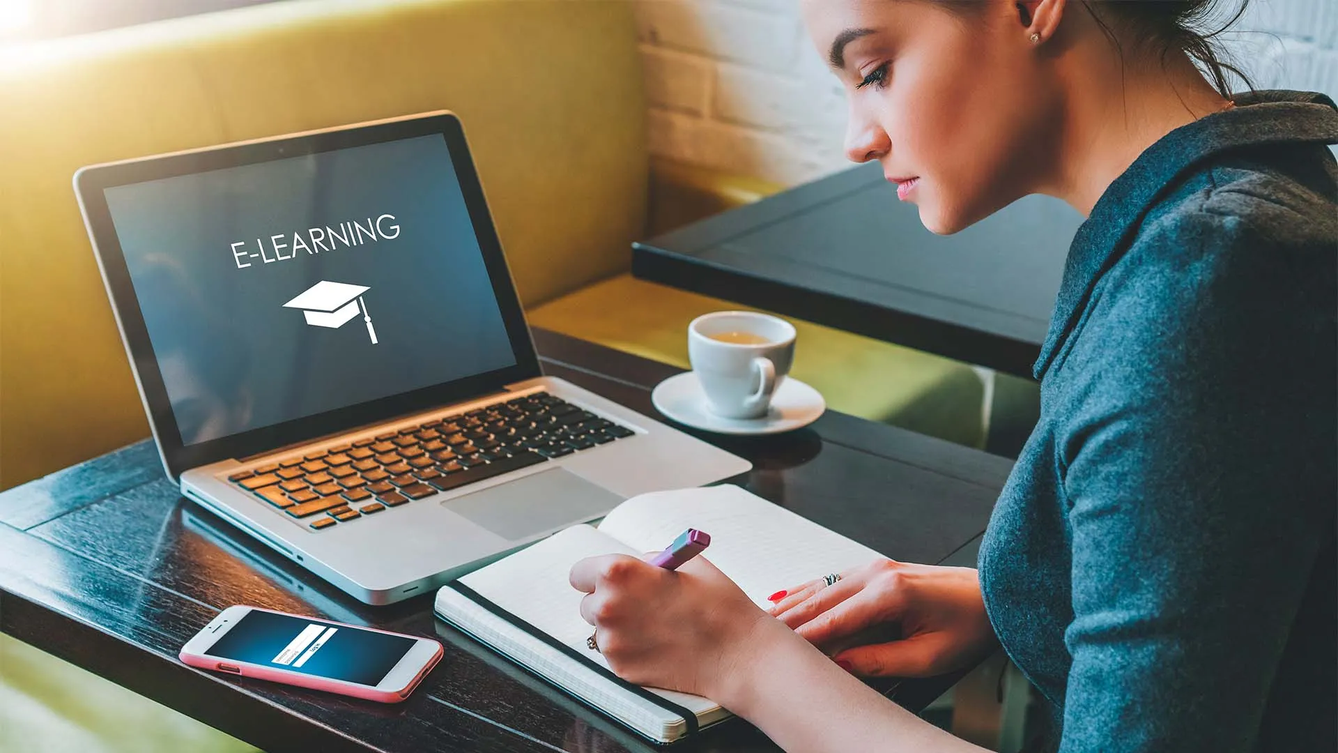 PrepaTec Metepec recibe distinción por su excelencia académica