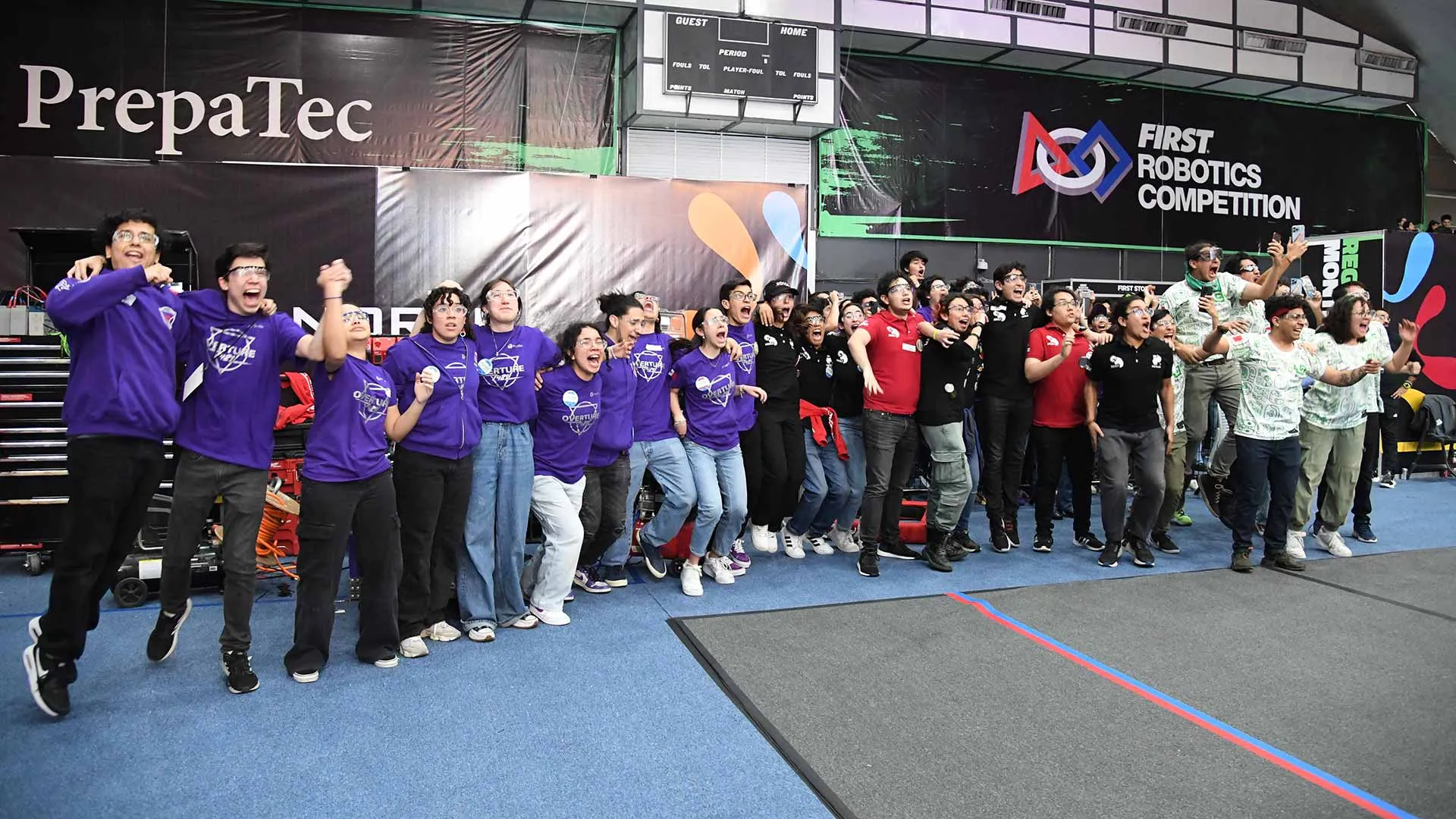 Ganadores de FIRST Robotics Competition en su regional Monterrey: Overture, ROULT-Peñoles y Buluk.