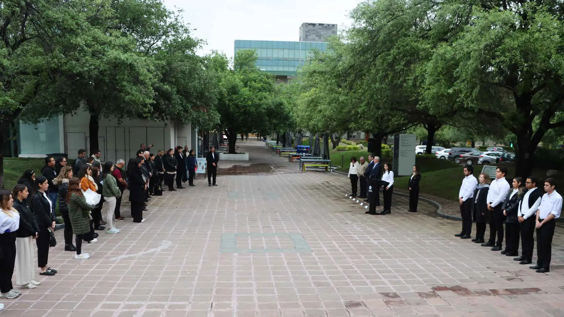 Guardia de honor en memoria de Jorge y Javier en la mañana del martes 19 de marzo del 2024.