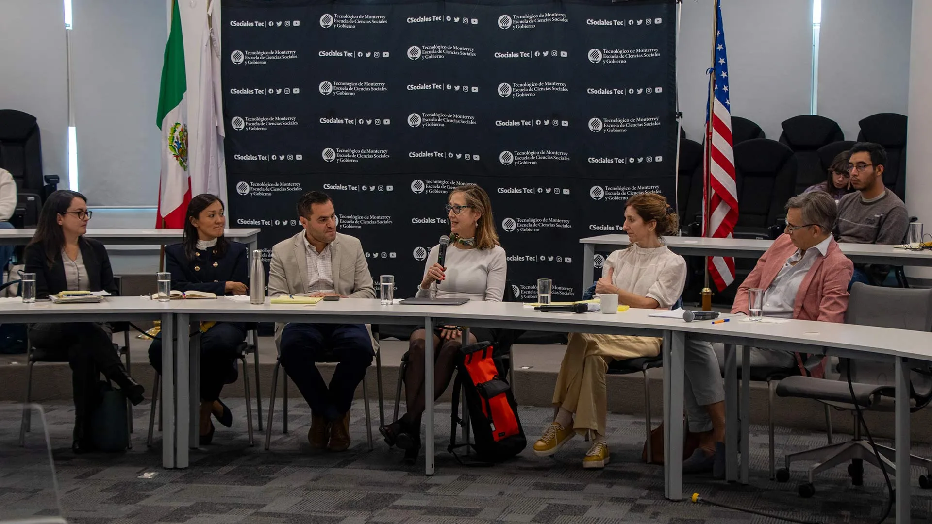 Panel experto sobre la erosión democrática