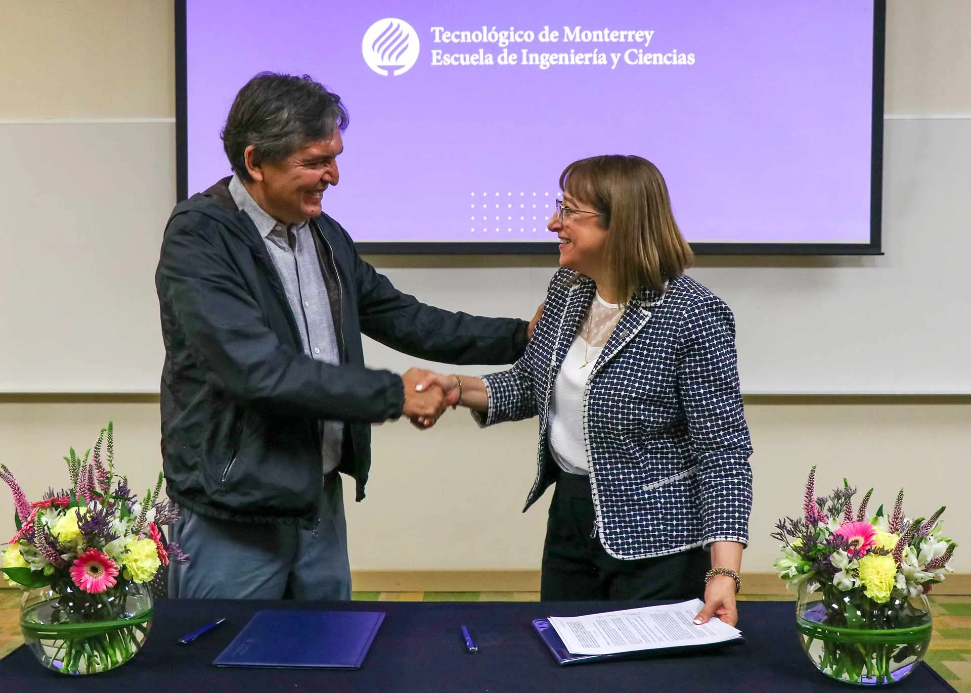 Vinculación con Intel y Tec Guadalajara. 