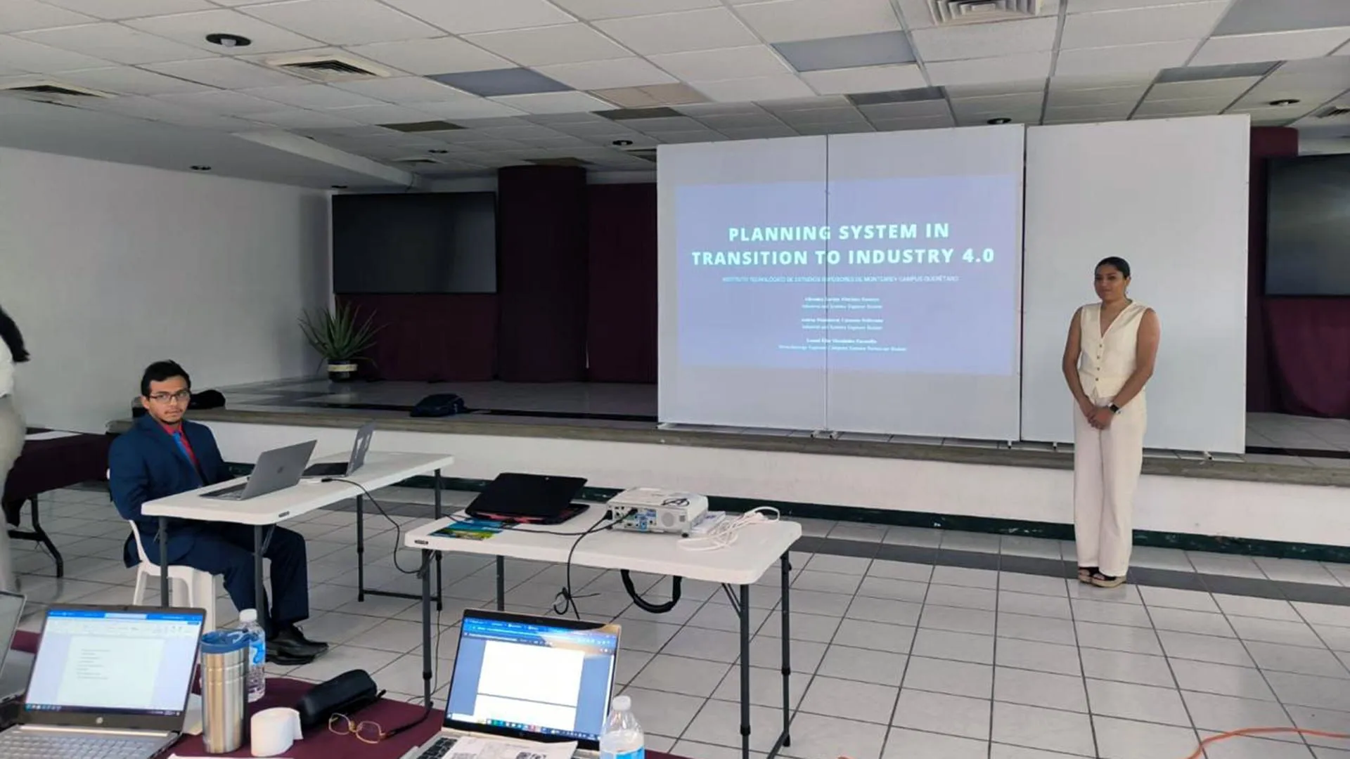 Estudiantes del Tec Qro ganaron competencia regional del Institute of Industrial and Systems Engineers. 