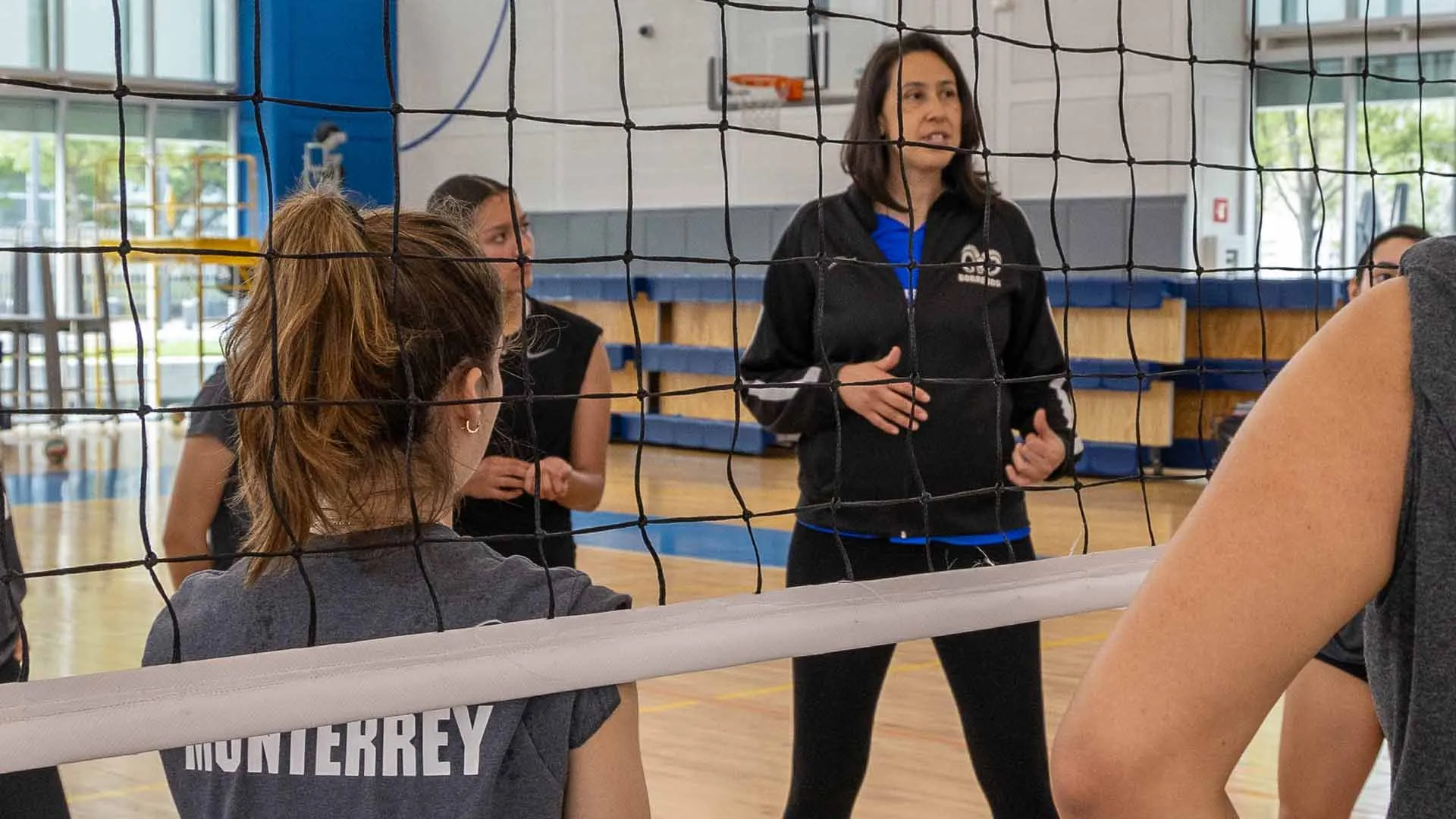 Bibiana Candelas: el voleibol le da herramientas para superar cáncer