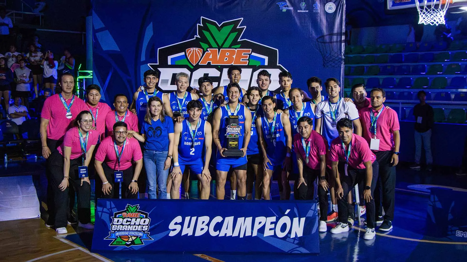 Logran subcampeonato en los 8 Grandes del basquetbol (Fotogalería)