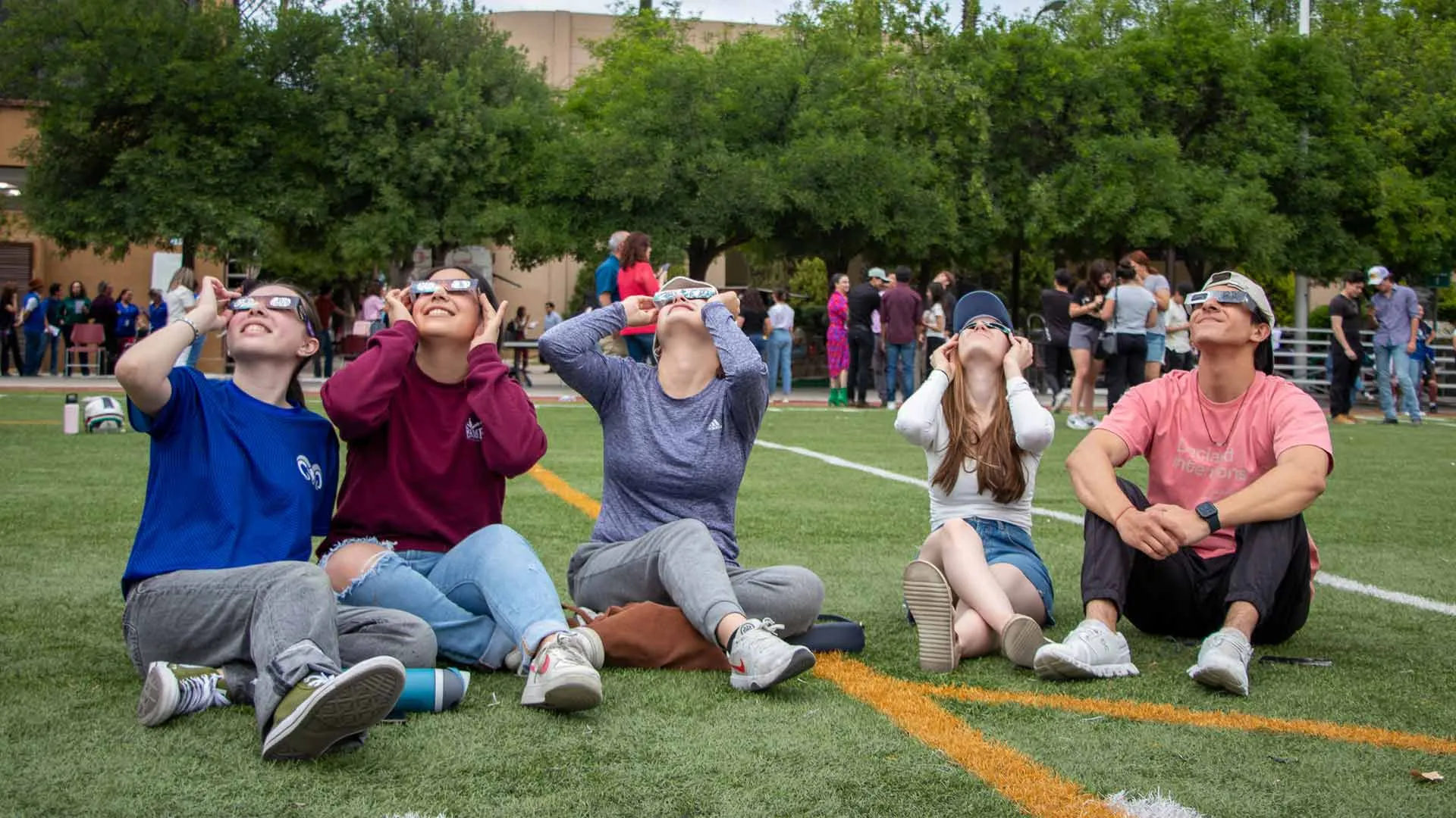 Eclipse solar total visto en campus Laguna y en campus del Tec de Monterrey, el 8 de abril del 2024