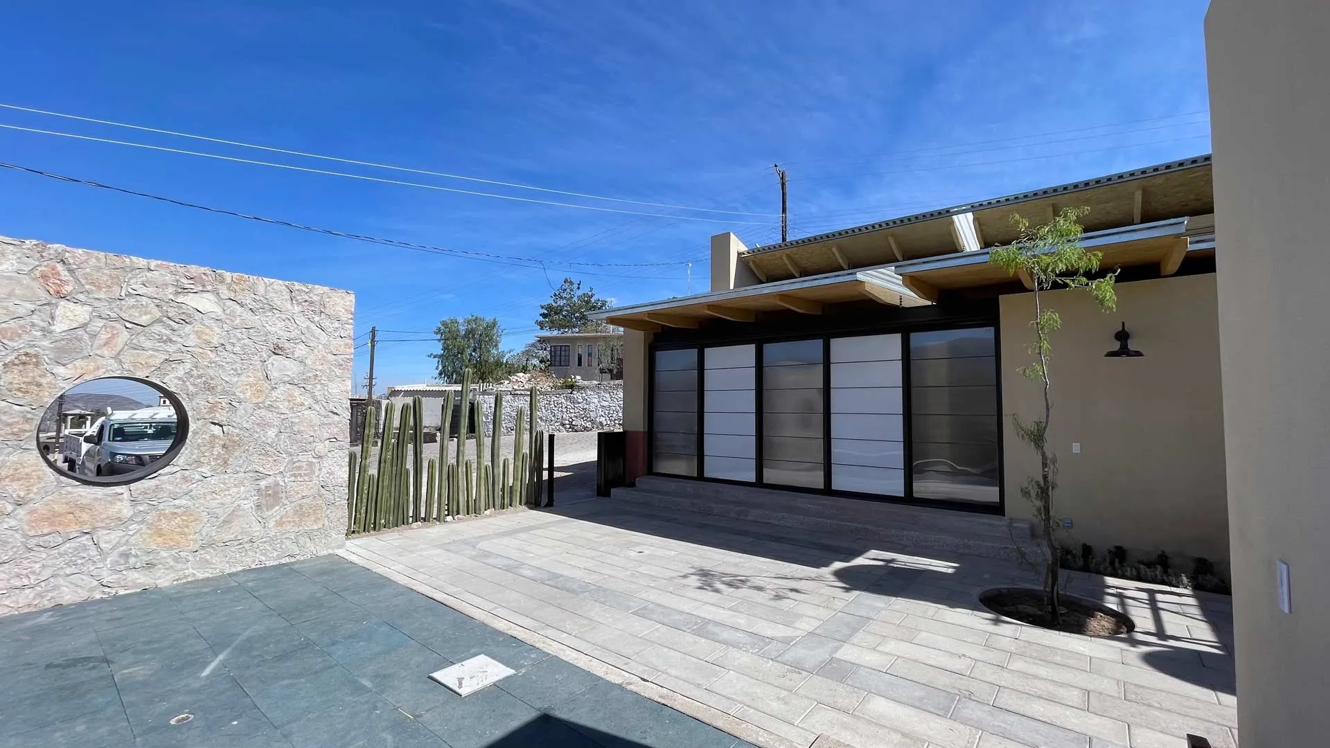 Estudiantes de Arquitectura del Tec campus Querétaro remodelan bachillerato en Tolimán, Querétaro