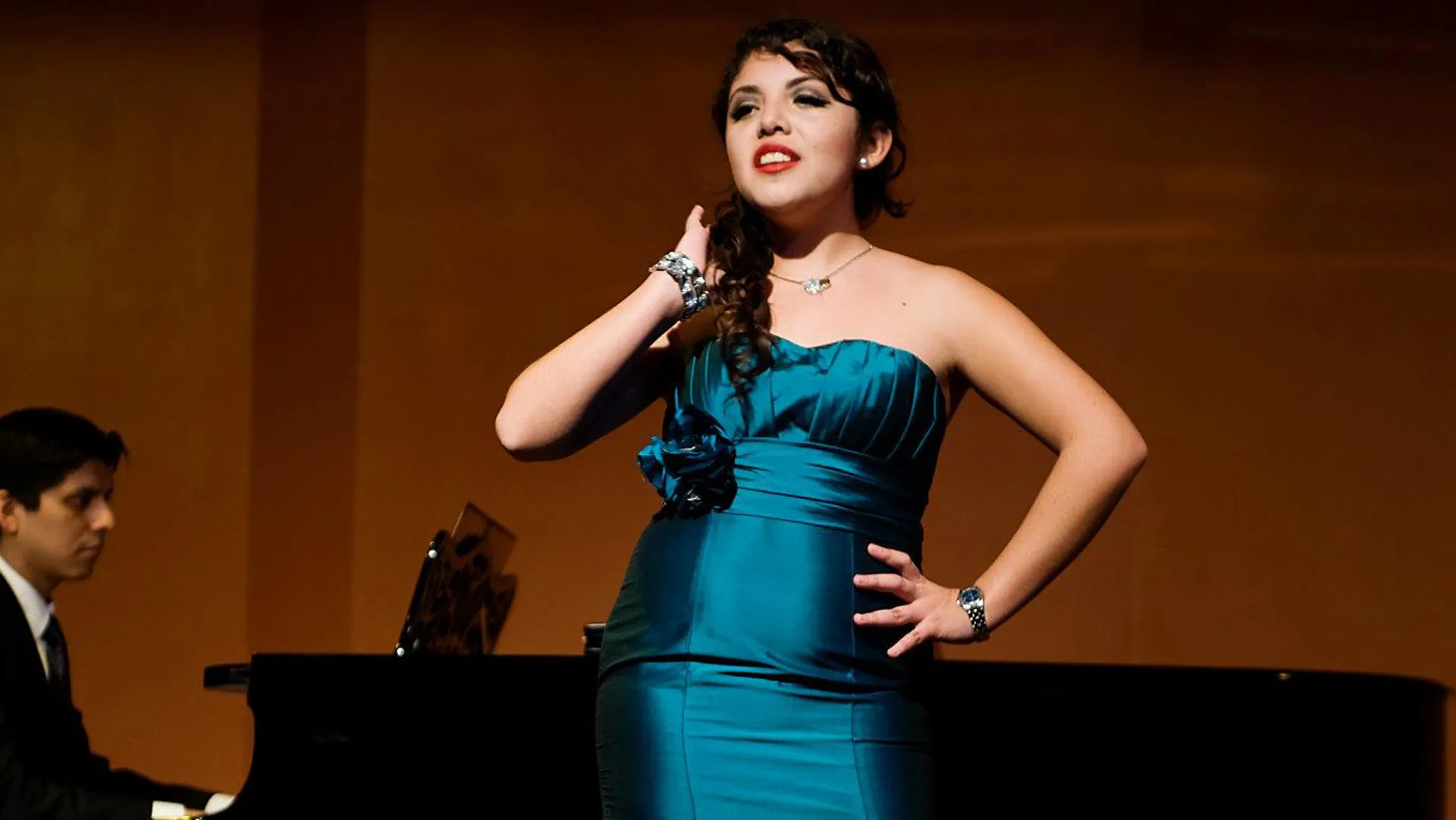 Paola Díaz, la EXATEC que encontró su camino de vida en la ópera