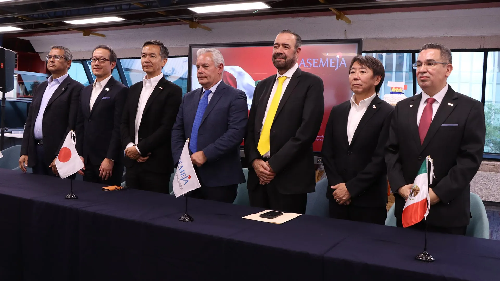 Firma de convenio Tec de Monterrey y ASEMEJA.