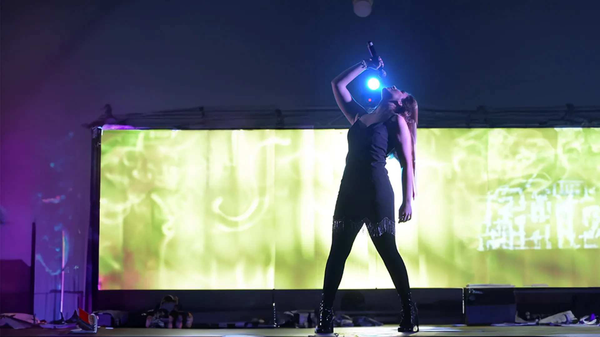 Alumnos montan espectáculo de playbacks en apoyo a programa Techo