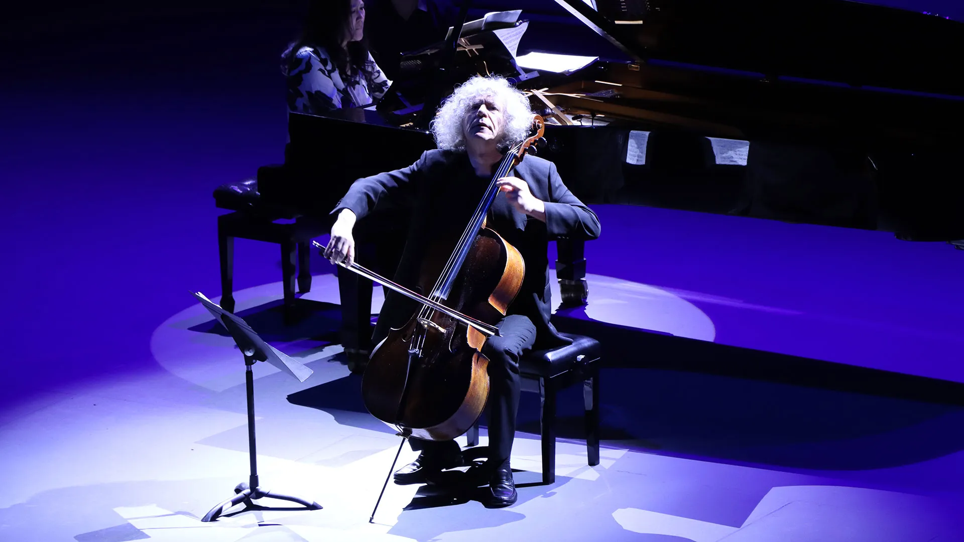 Steven Isserlis cerró su gira por México con concierto en el Auditorio Luis Elizondo