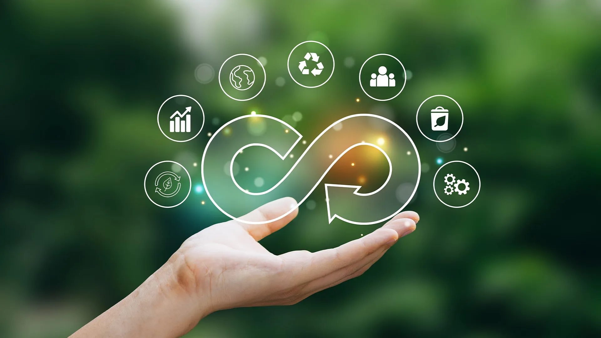 Director de agencia de residuos habla con alumnos Tec