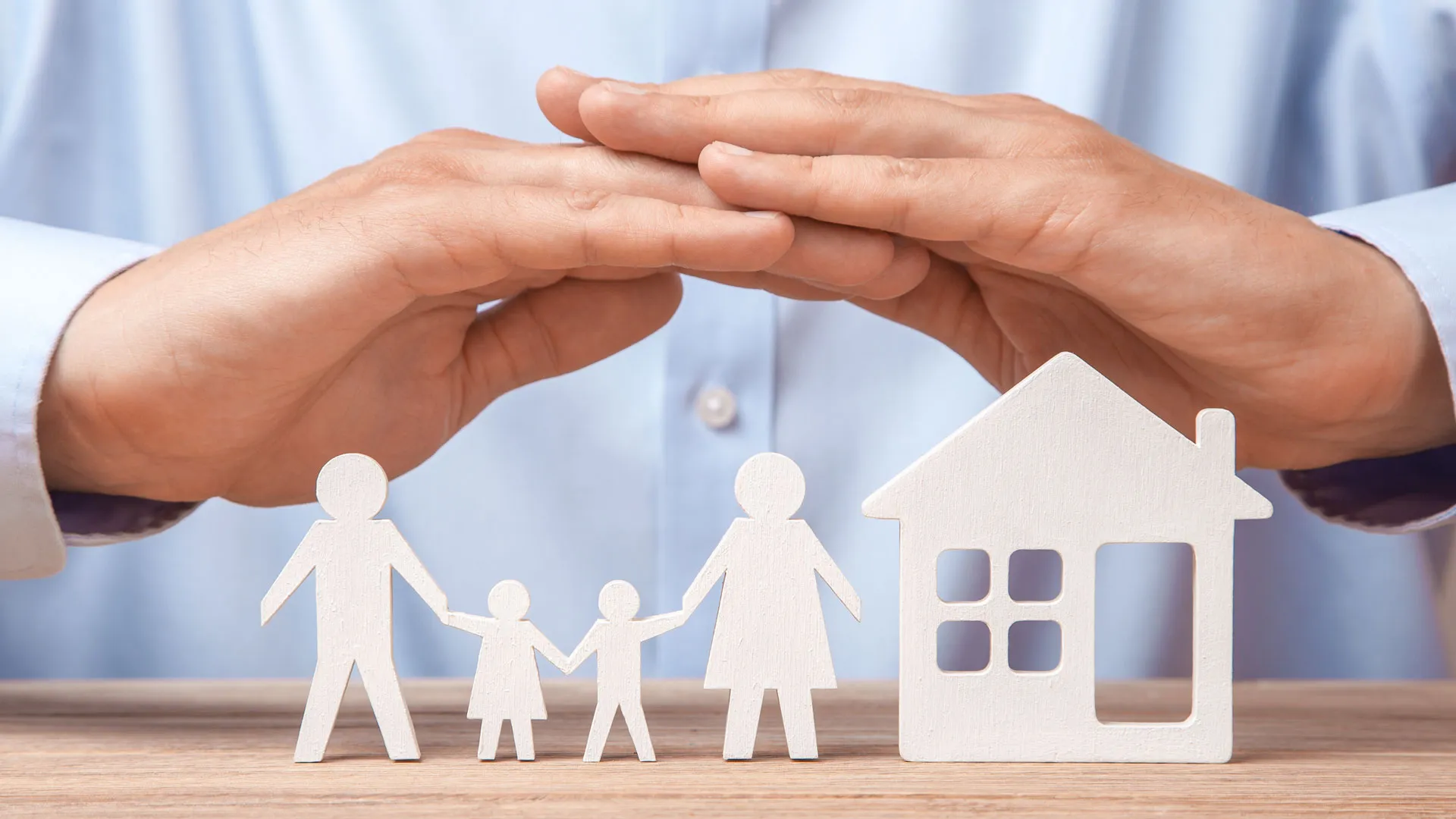 Alumnos de PrepaTec Navojoa entregan casa a familia vulnerable mediante el proyecto TECHO