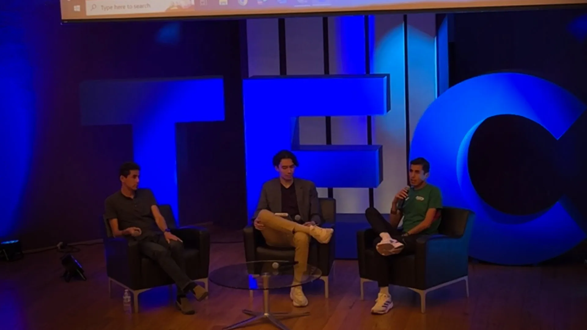 Atletas olímpicos EXATEC aconsejan a estudiantes de Tec Santa Fe