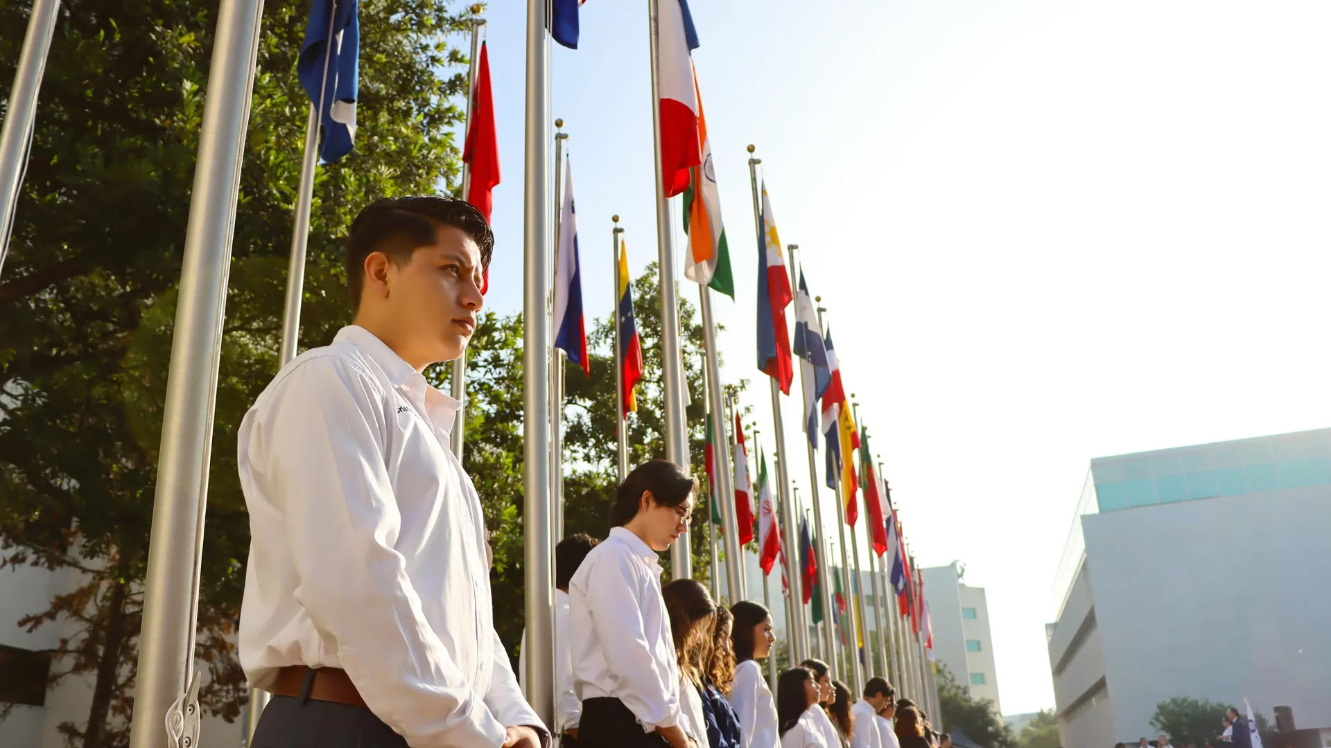 Educación La Triada y Latinoamérica: Tec de Monterrey, UniAndes y Pontificia de Chile