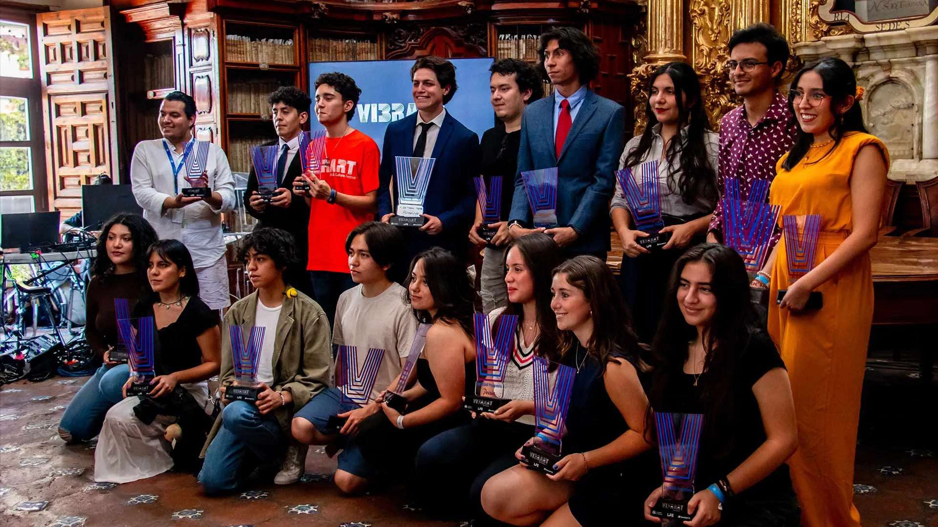 Estudiantes ganadores del Concurso de Creación Literaria del Tec, en su edición 2024