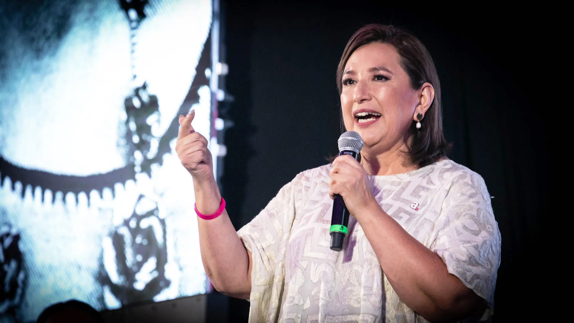 Xóchitl Gálvez expuso sus temas frente a estudiantes del Tec campus Monterrey en el Foro Actúa Presidencias