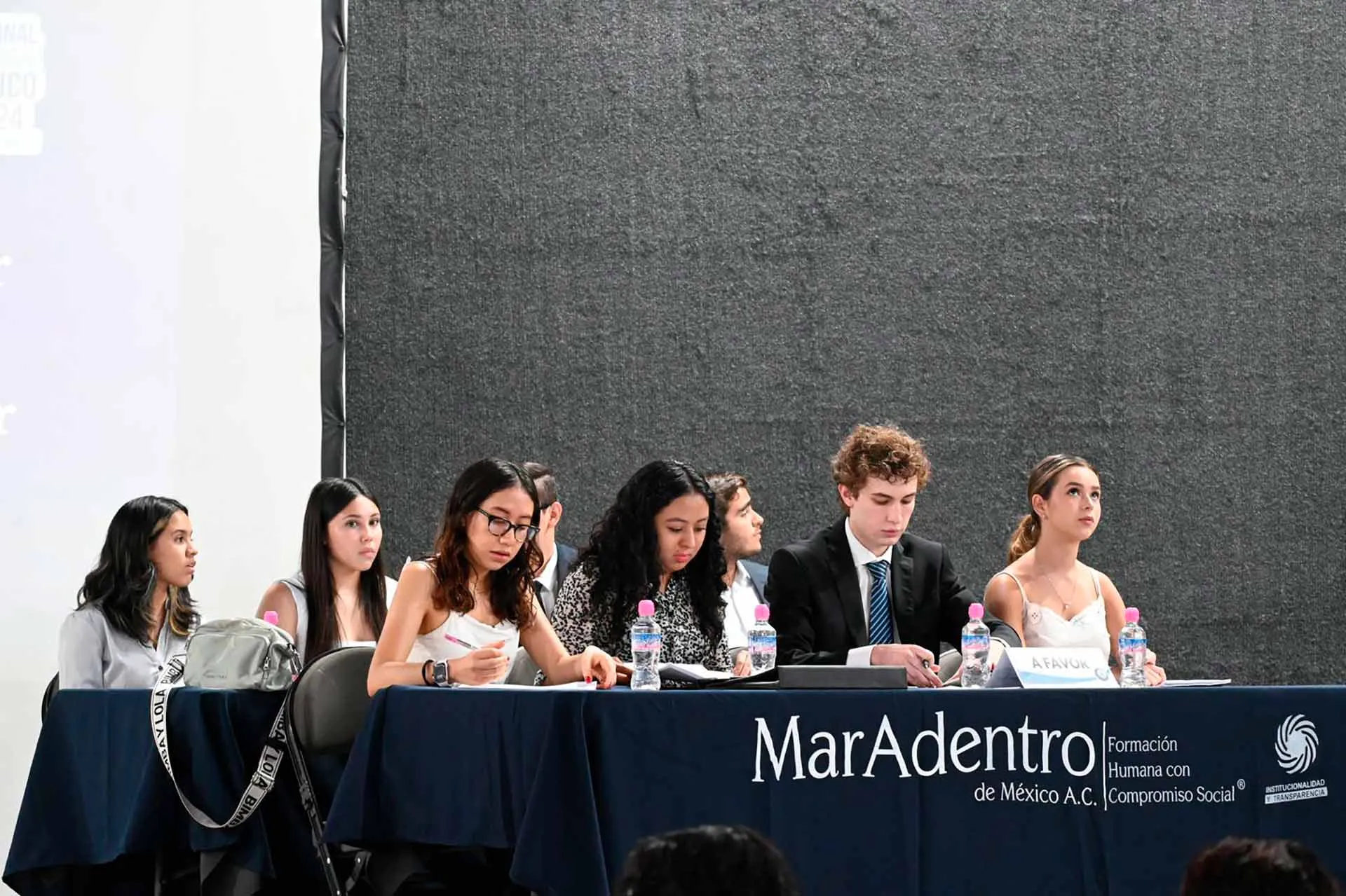 Concurso debate mar adentro, en el que triunfó la PrepaTec Guadalajara. 