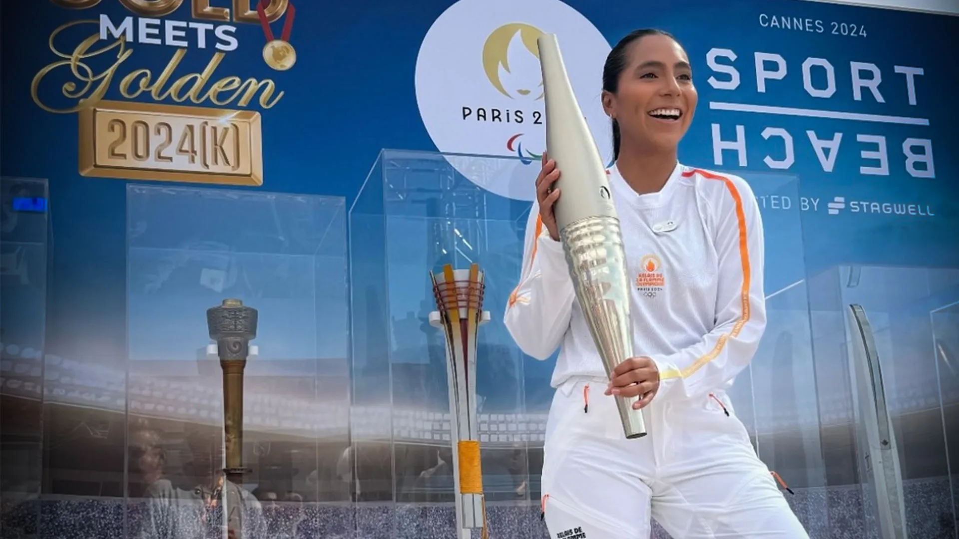 Diana Flores participa en recorrido de antorcha olímpica 2024