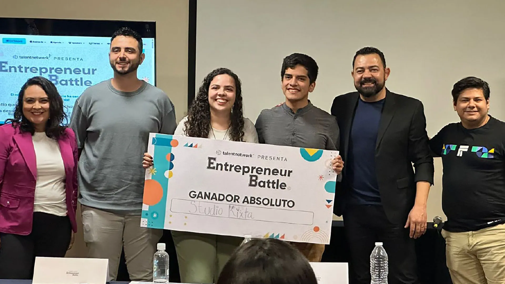 Con estudio de animación Kixta, Sebastián Jaiovi gana primer lugar en concurso de emprendimiento.