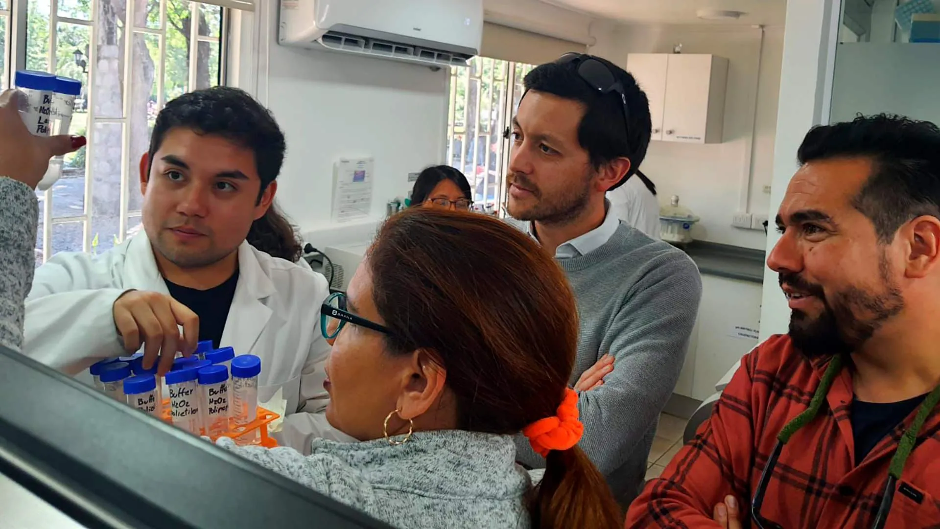 Mujeres en la ciencia, profesora Tec reconocida por empresa 3M.