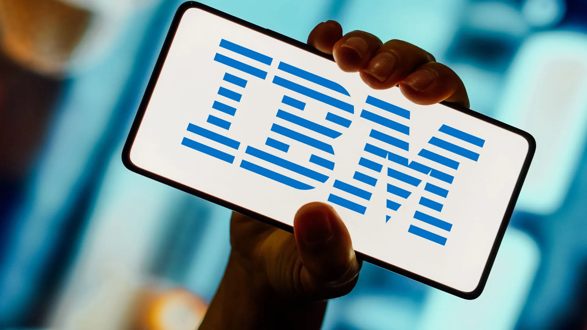 Profesores Tec son certificados por IBM