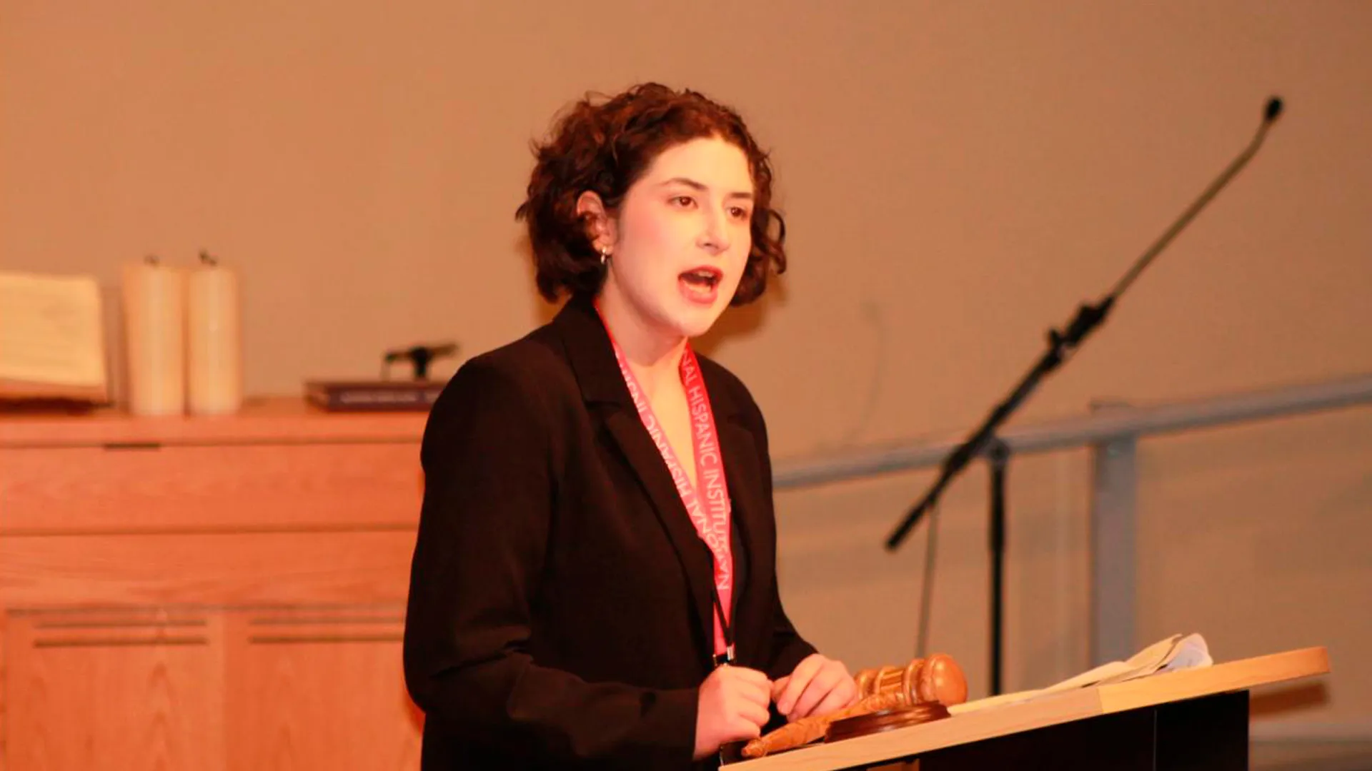 Regina Flores, estudiante de prepa Tec es gobernadora en la Legislatura Juvenil de Texas