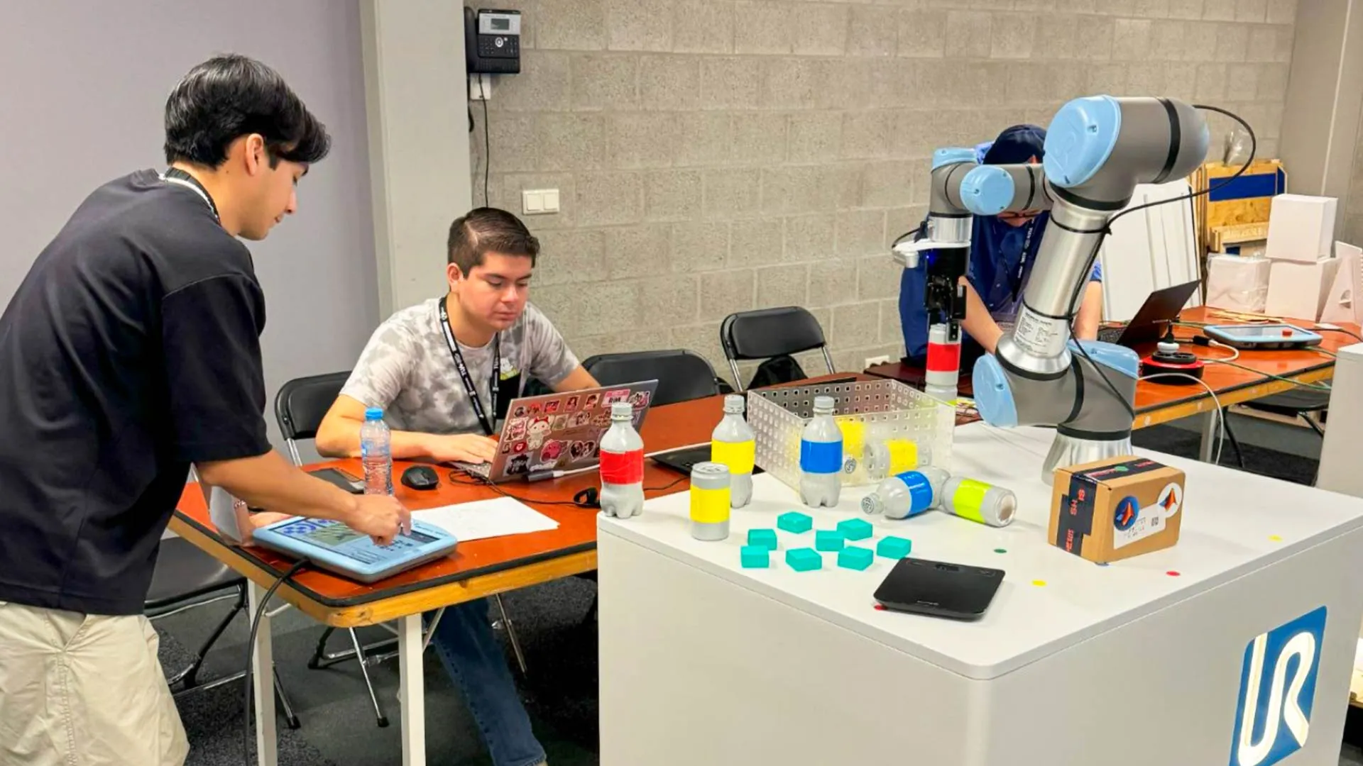 Estudiantes del Tec tampico ganan concurso mundial de robótica 