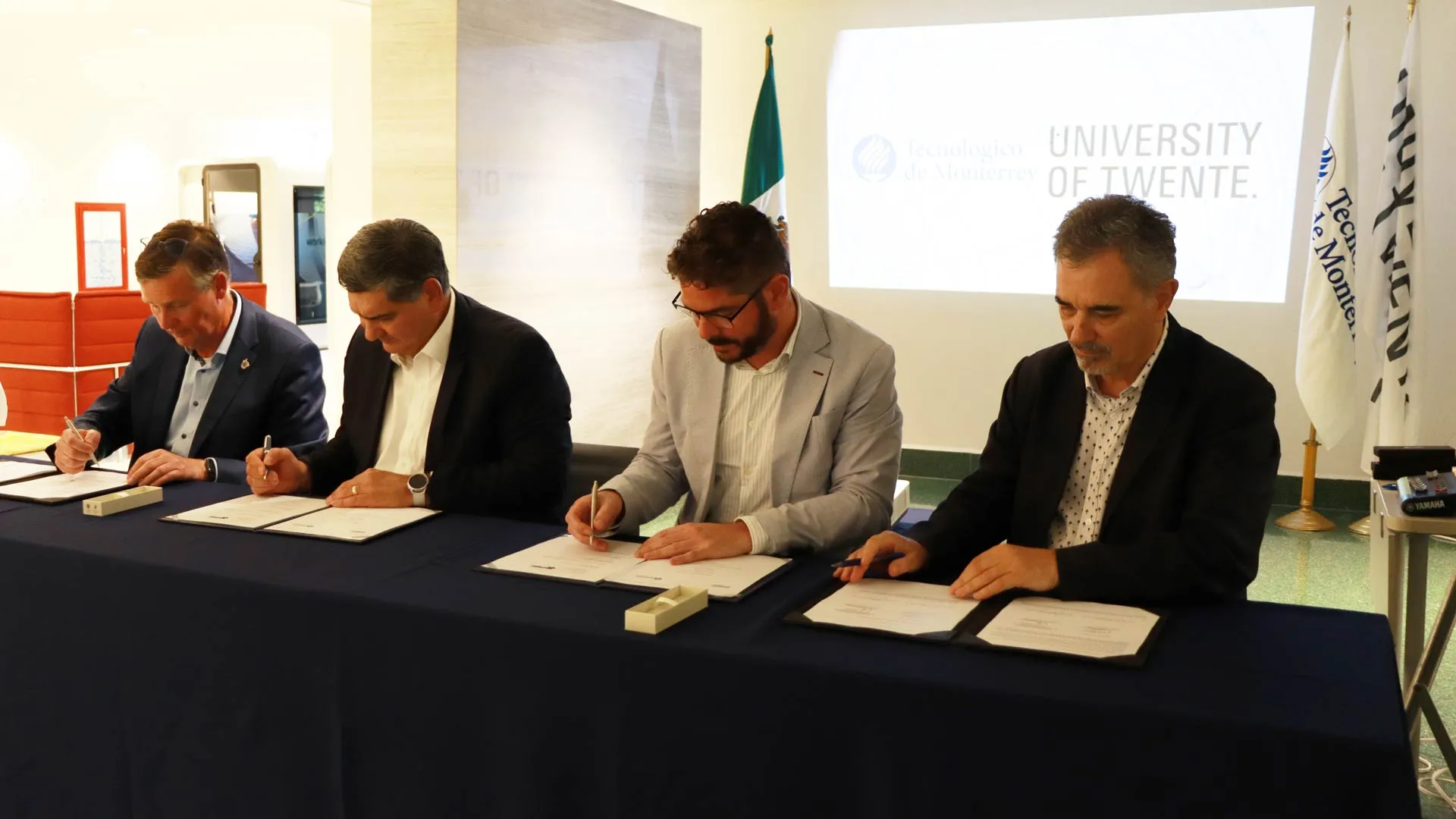 Tec de Monterrey signs education agreement with Twente in Netherlands