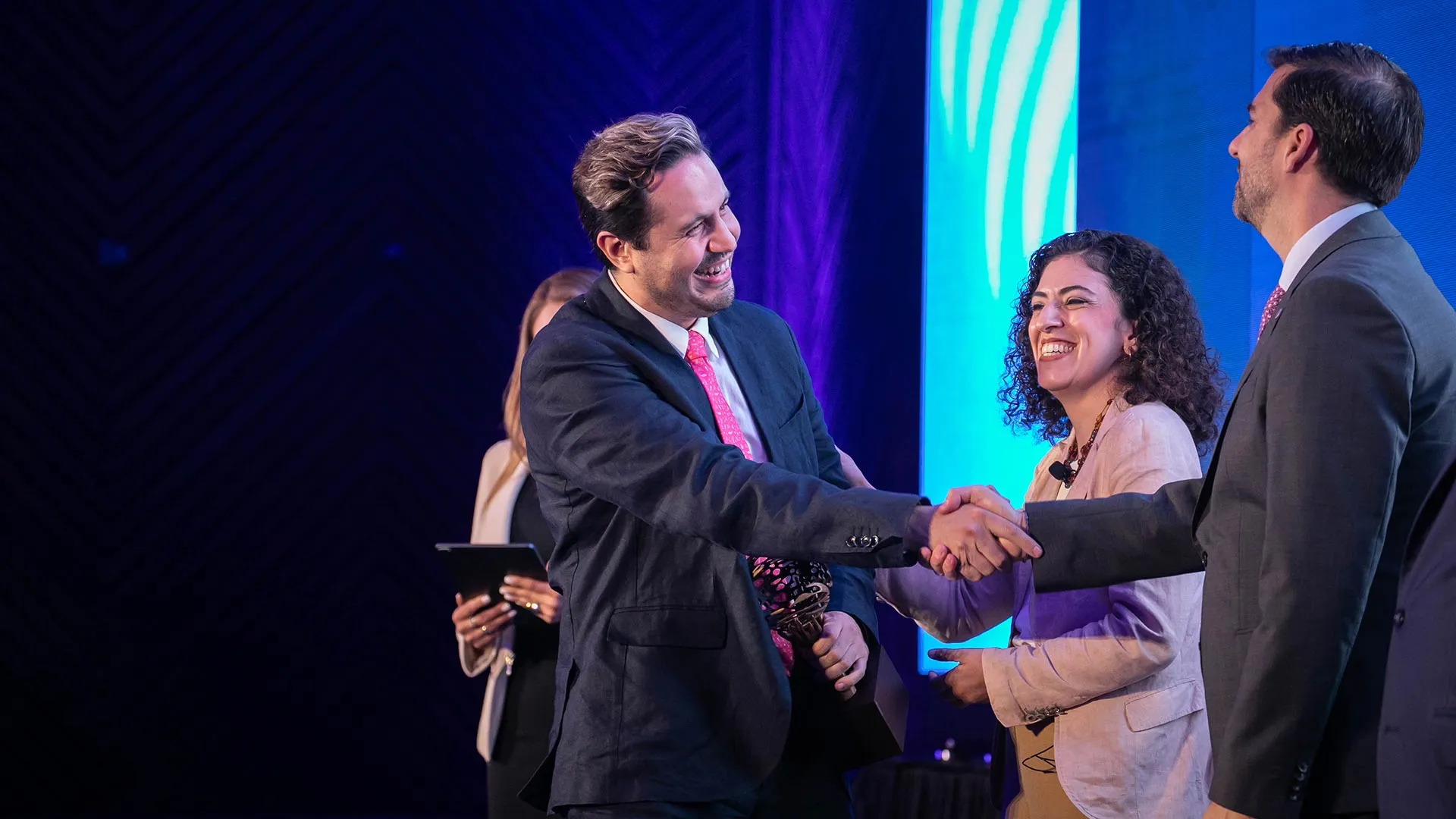 Emilio Clarke Crespo, profesor de la escuela de Ingeniería y Ciencias en campus Querétaro, fue galardonado como Profesor Inspirador a nivel nacional. 