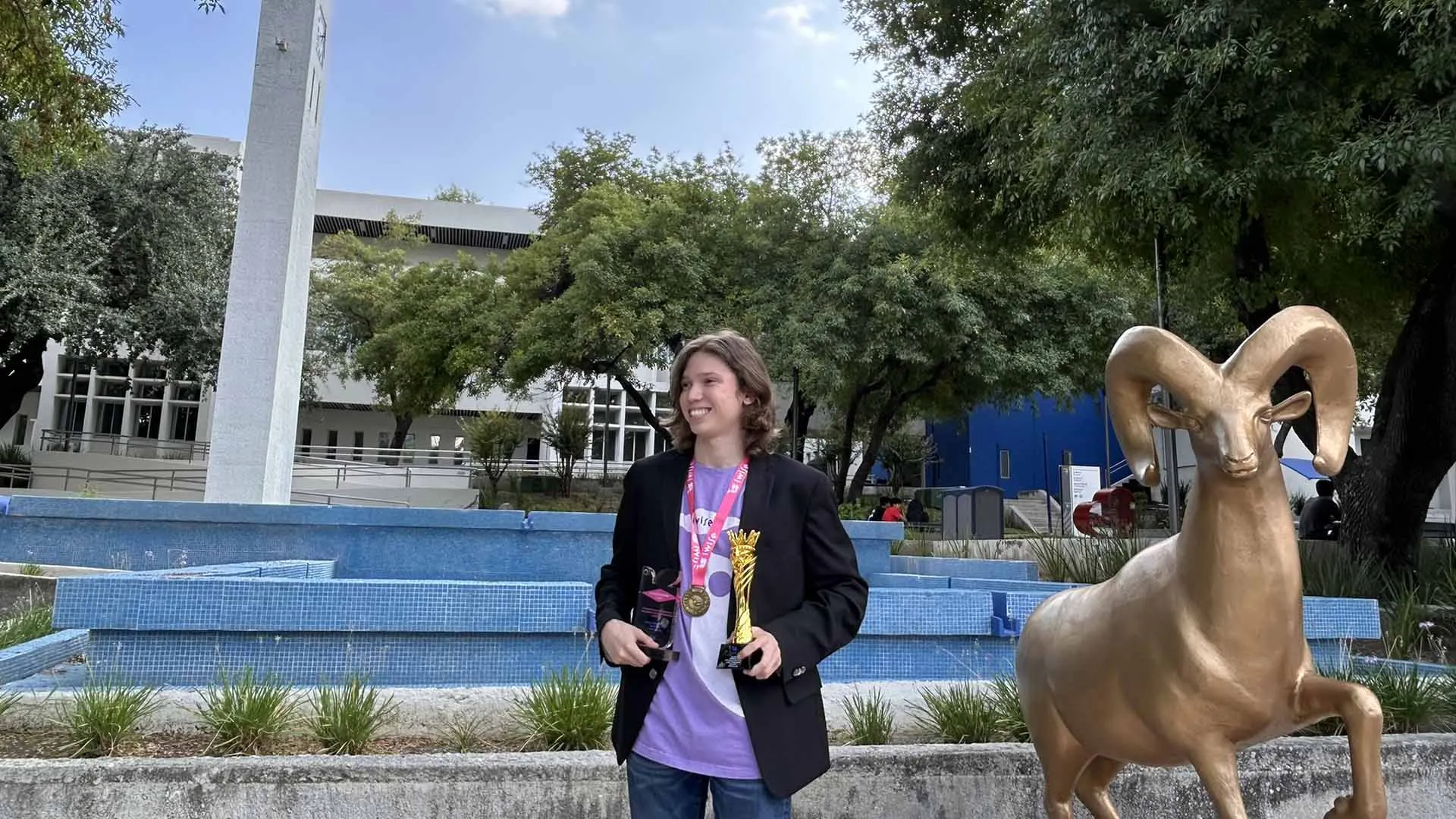 Premian en Londres su prototipo para reusar plástico