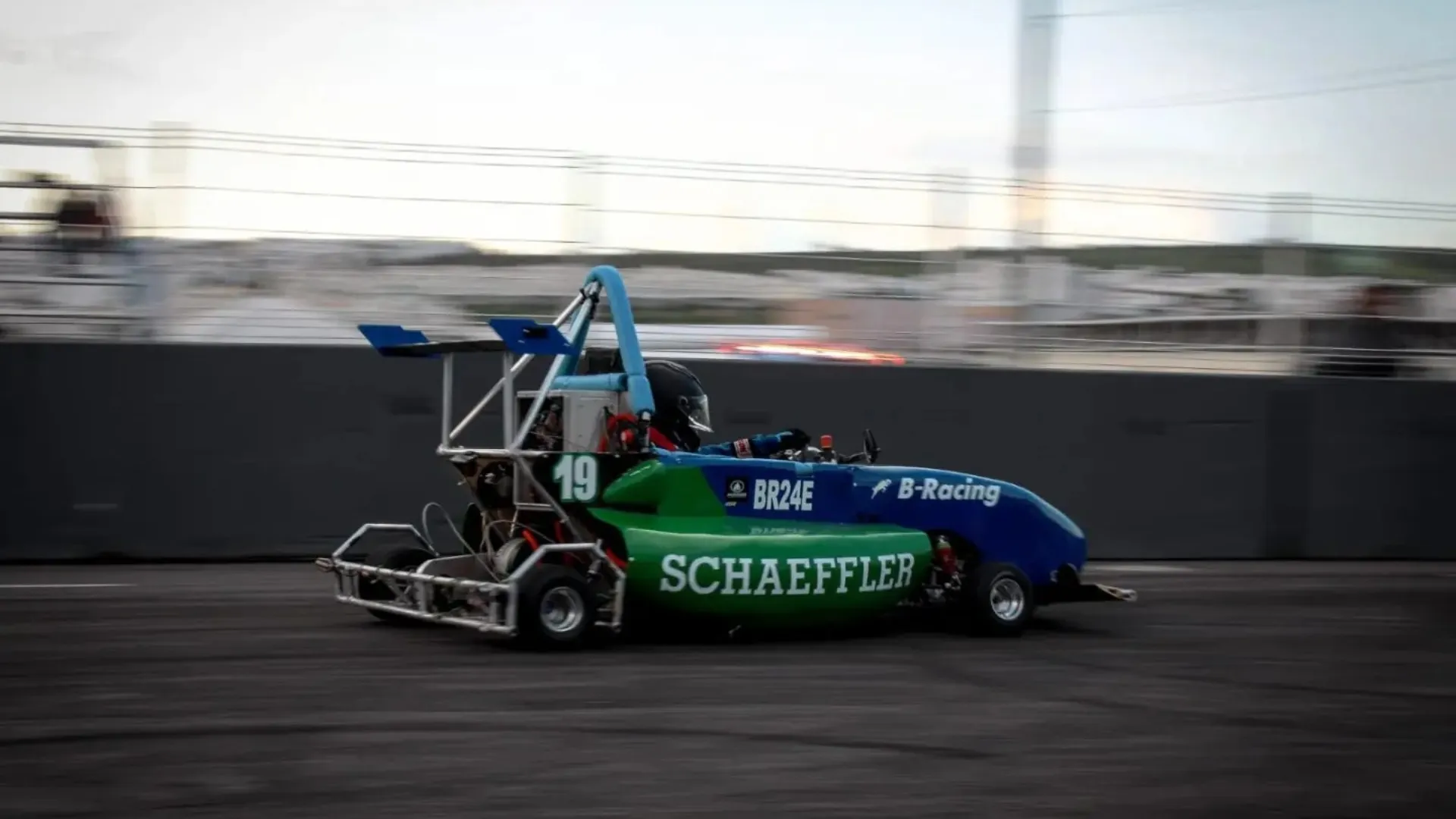 B Racing gana carrera en la competencia nacional Electratón