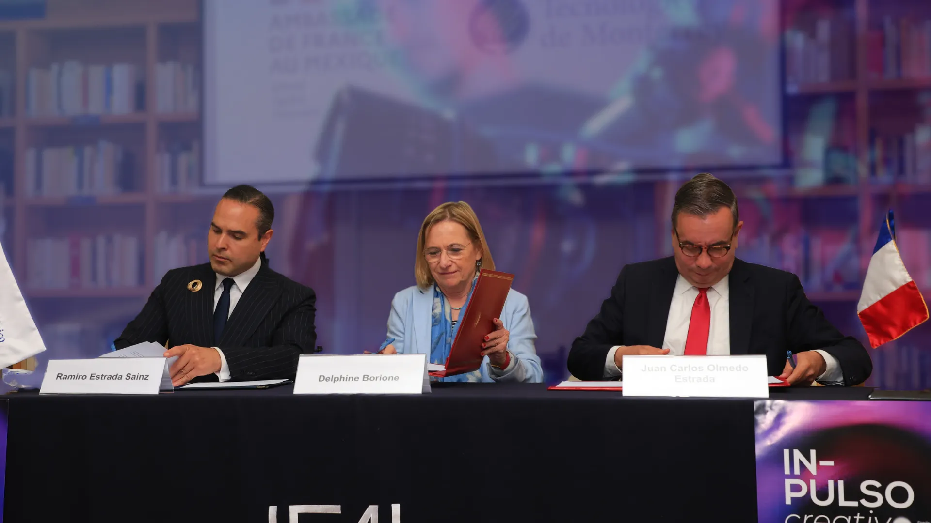 Embajadora Francia y decano de la EAAD