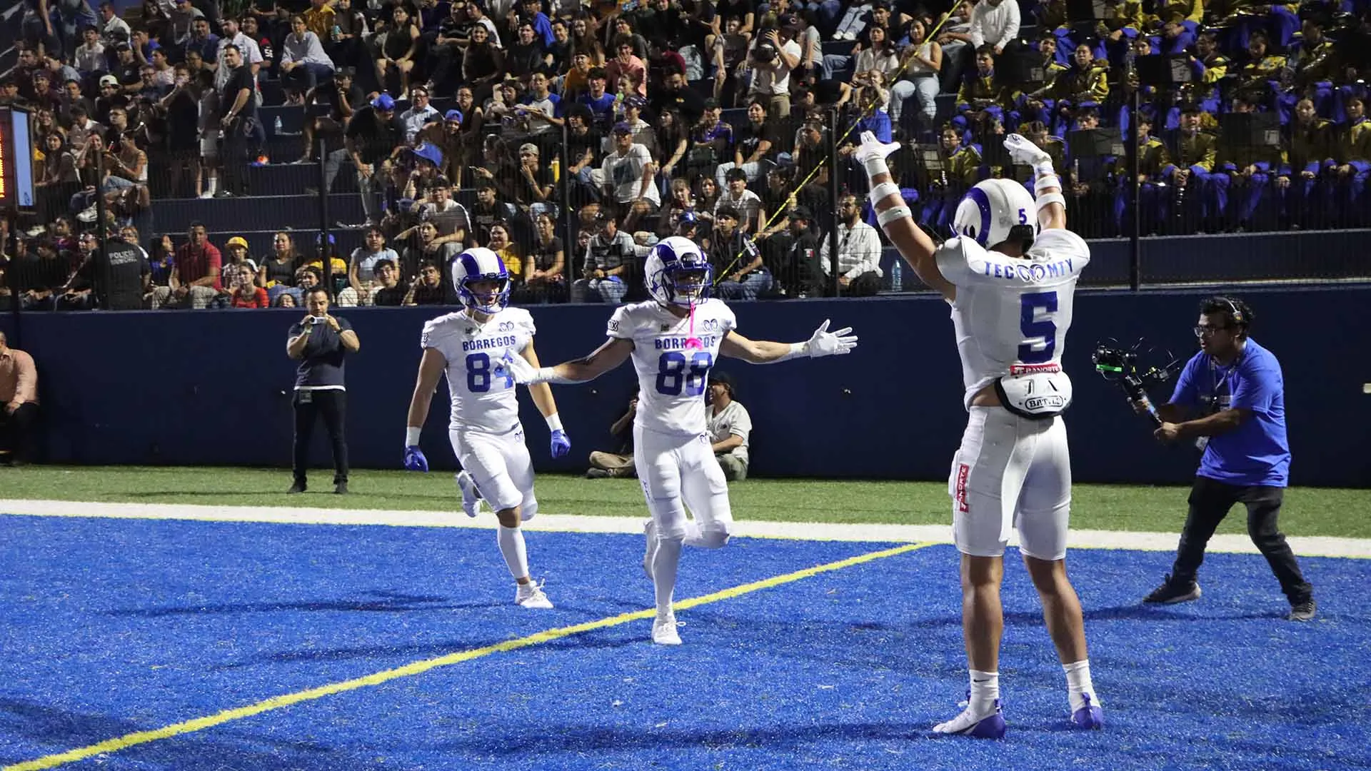 ¡Invictos! Vence Borregos Monterrey a Tigres en clásico estudiantil