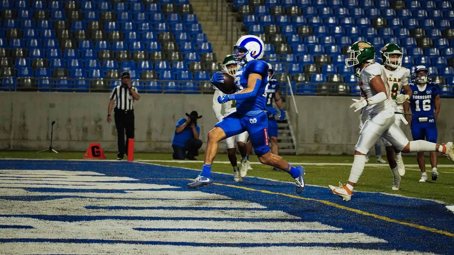 ¡Siete victorias! Vence Borregos MTY a Aztecas de la UDLAP 