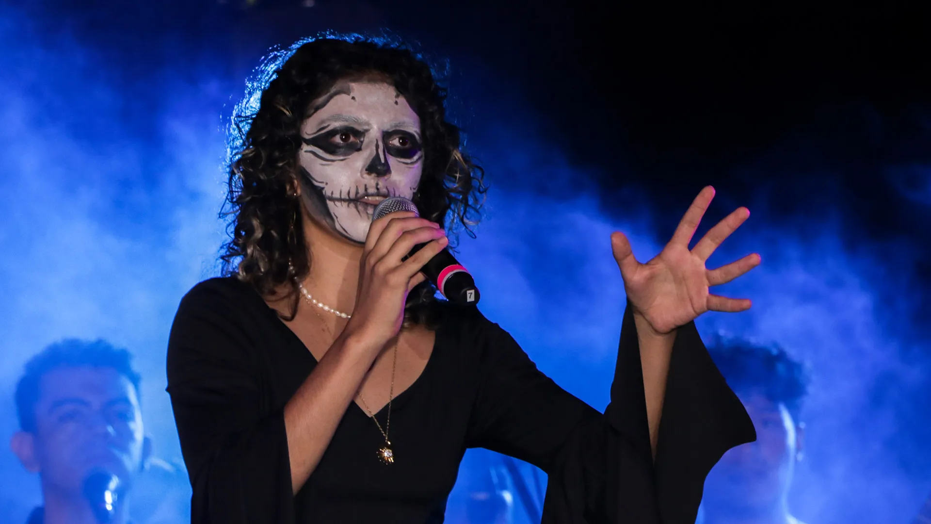 La PrepaTec Cuernavaca organizó el undécimo Festival Omeyocán para conmemorar el Día de Muertos,  que incluyó una exhibición gastronómica, una muestra de ofrendas, un panteón de dioses prehispánicos y un desfile de moda artística mexicana.